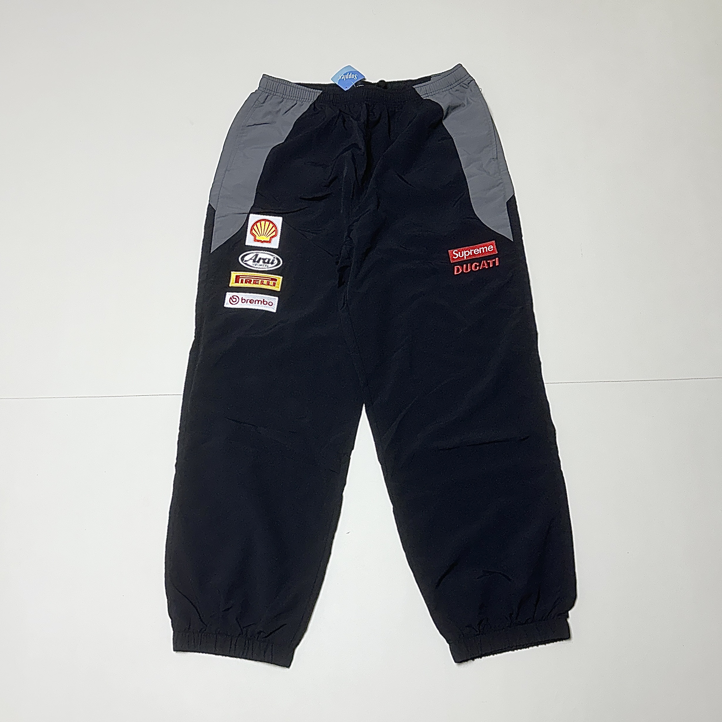 Supreme x Ducati Track Pants Black - 24SS 착용 스타일 - 1