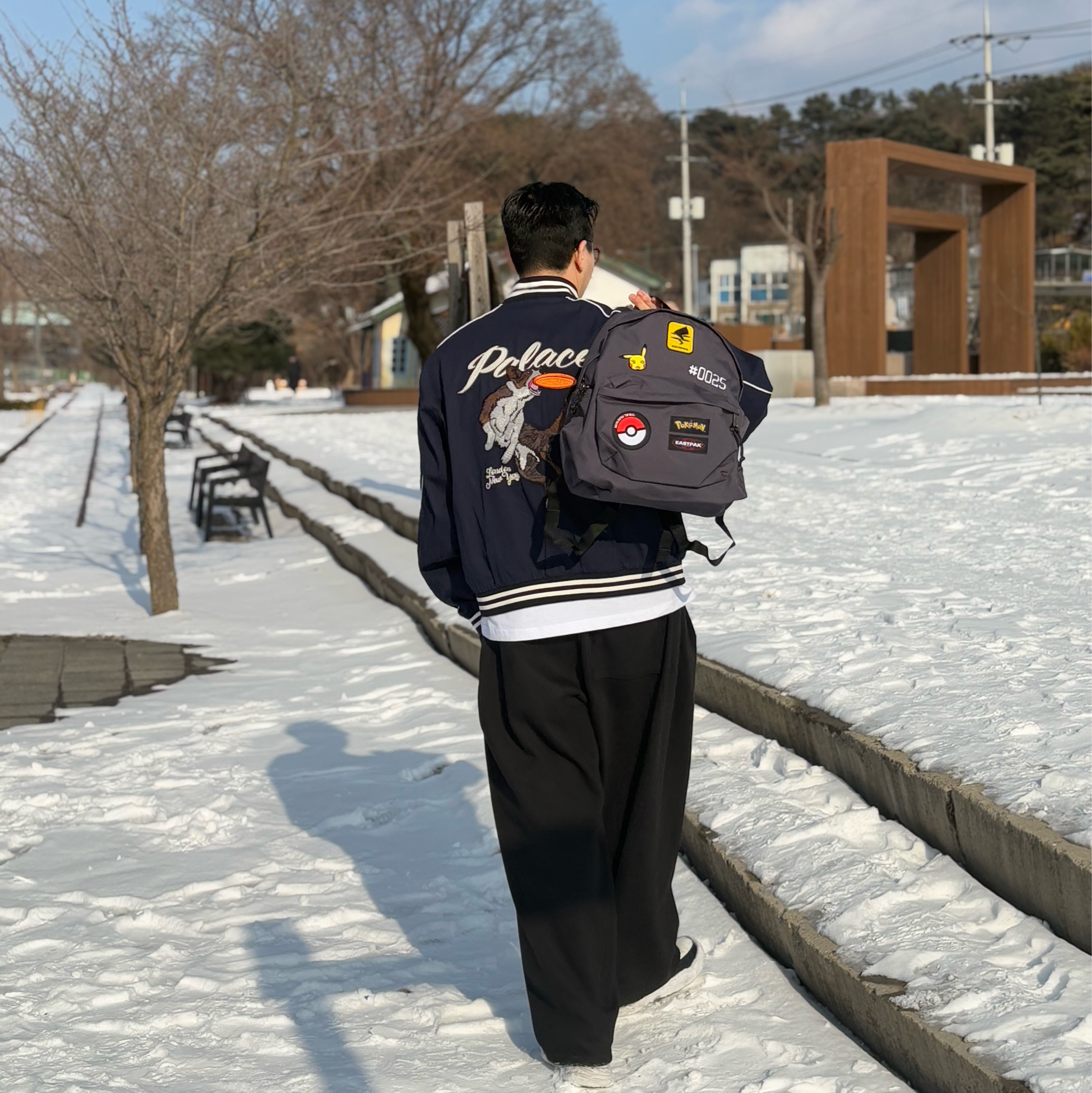 Palace Catch It Bomber Jacket Navy - 23SS, Maison Mihara Yasuhiro Wayne OG Sole Leather Low-top Sneakers Black White 착용 스타일 - 1
