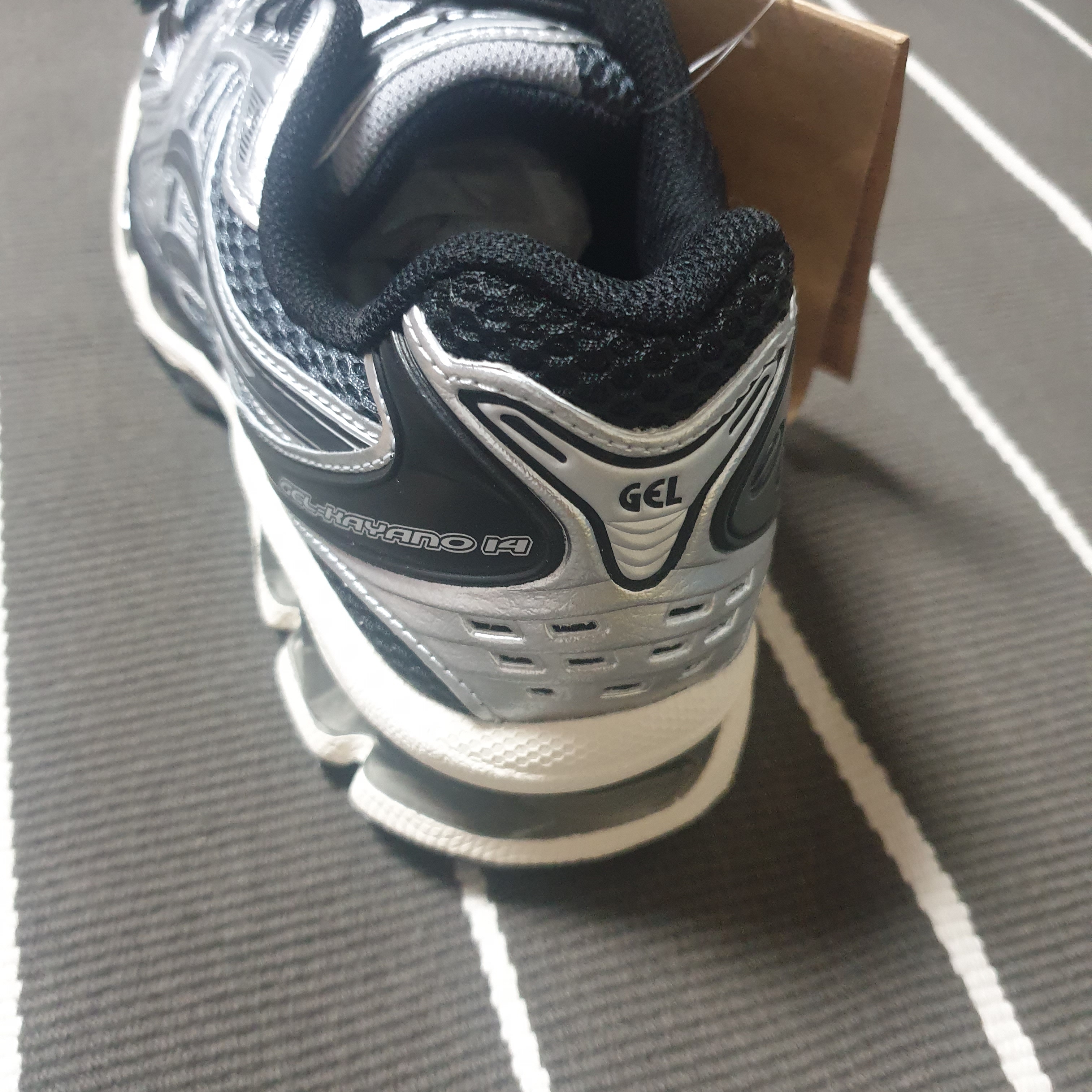 Asics Unlimited Gel-Kayano 14 Carrier Grey Black 착용 스타일