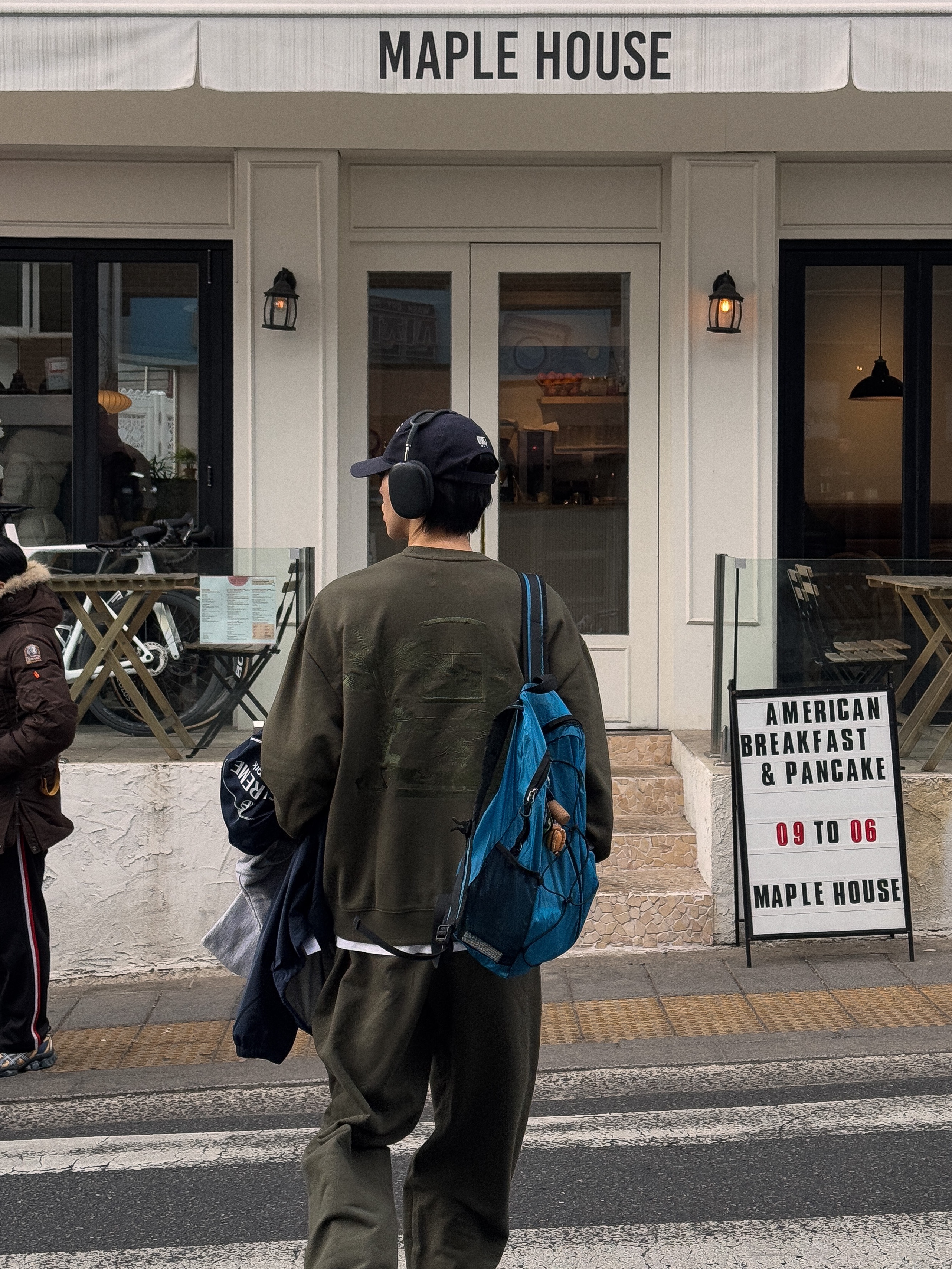 Customellow Say Touche Setup Sweatshirt Khaki, Customellow Say Touche Setup Sweatpants Khaki 착용 스타일 - 1
