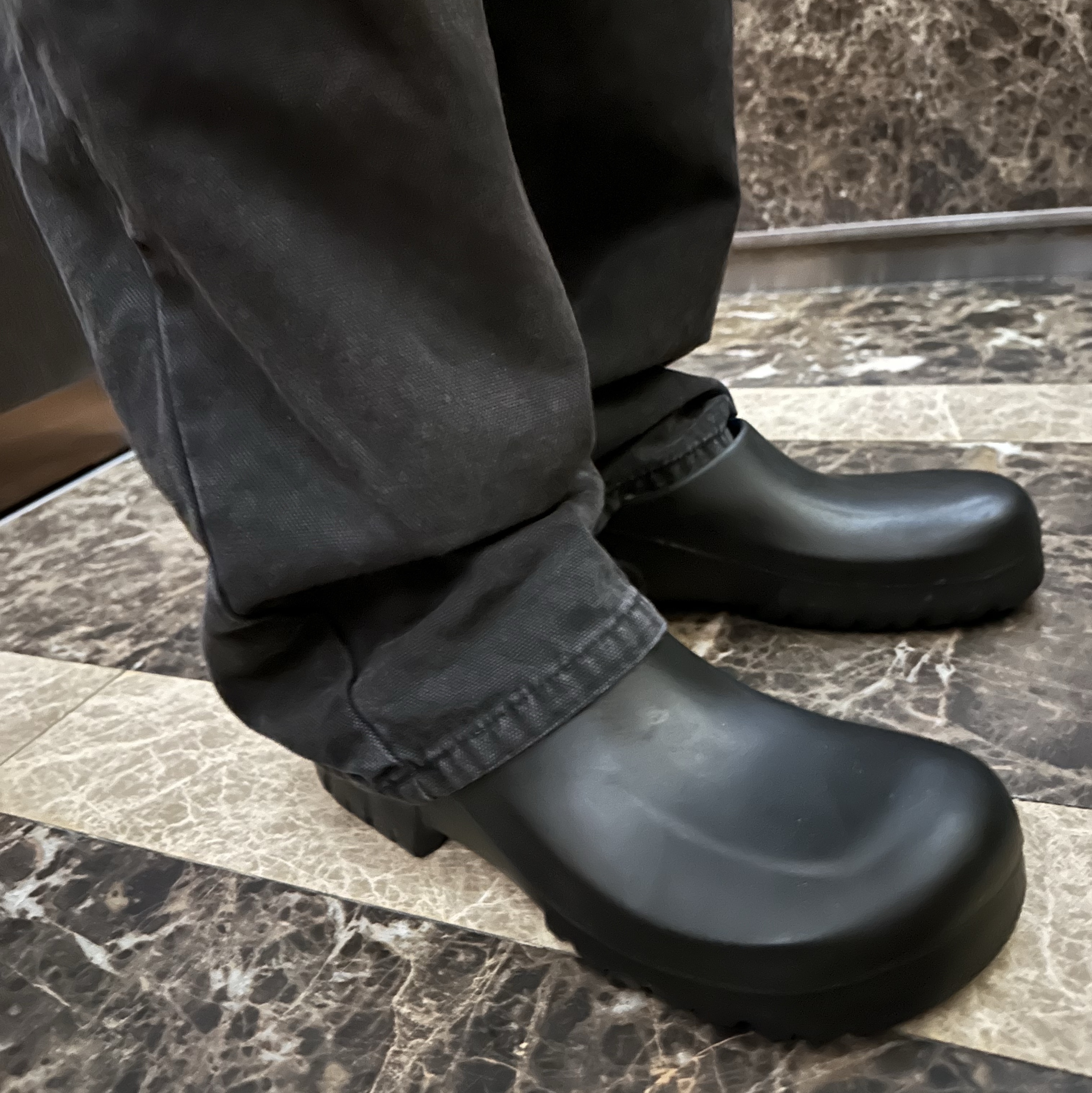 Stussy Washed Canvas Big OL' Jean Black, Gentle Monster x Maison Margiela MM114 Black Clear 착용 스타일 - 2