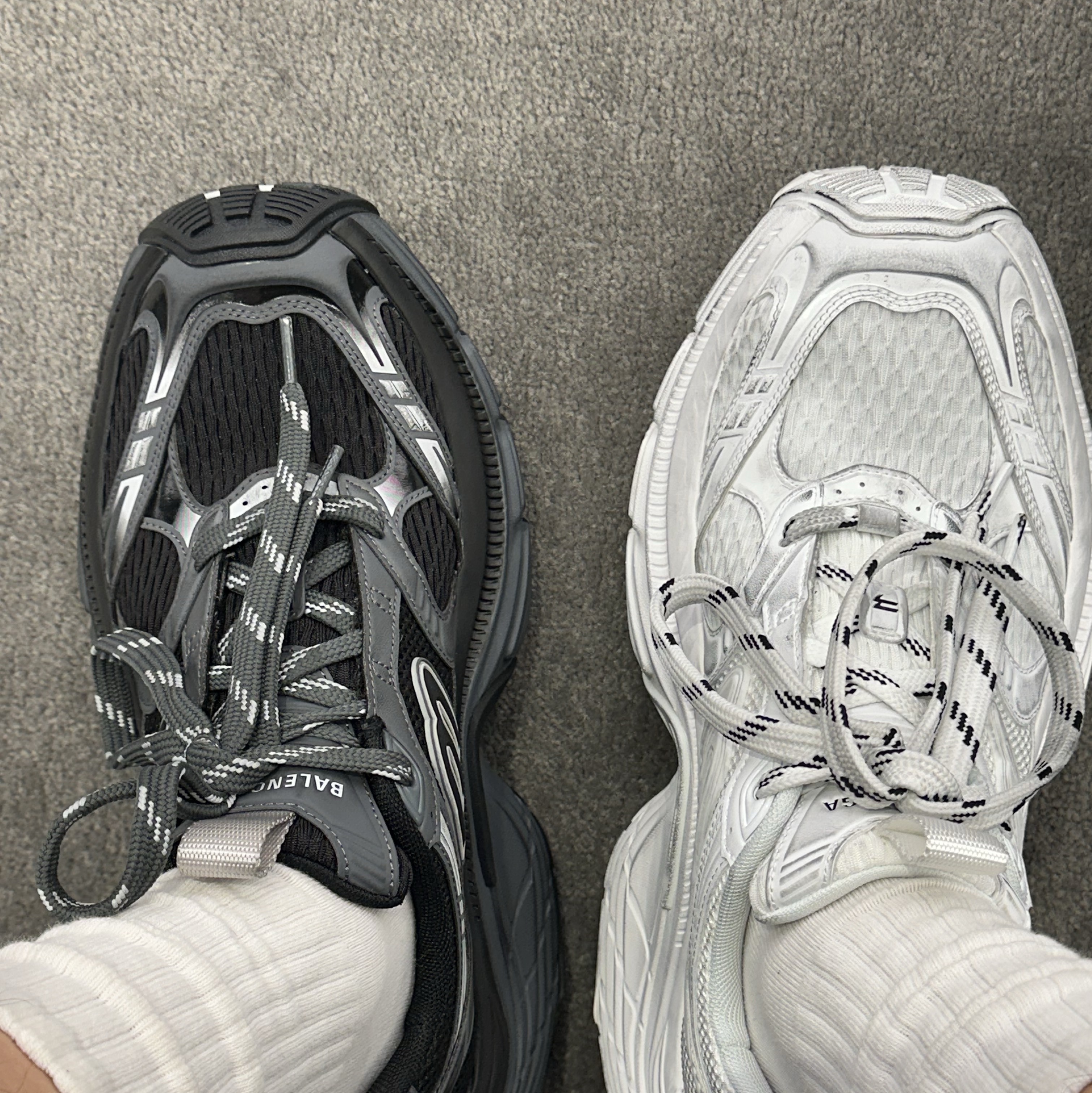Balenciaga 6XL Sneakers White 착용 스타일