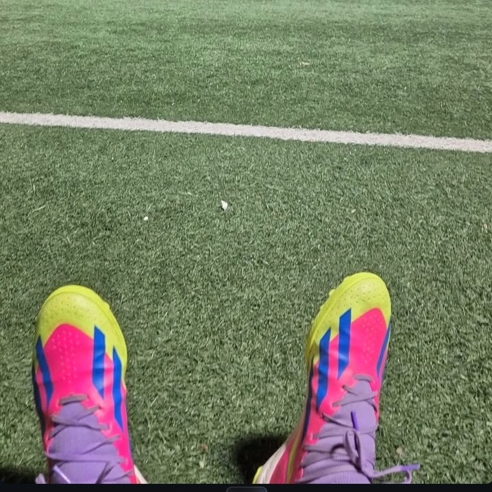 Adidas X Crazyfast HMS.3 TF Lucid Lemon Lucid Pink 착용 스타일