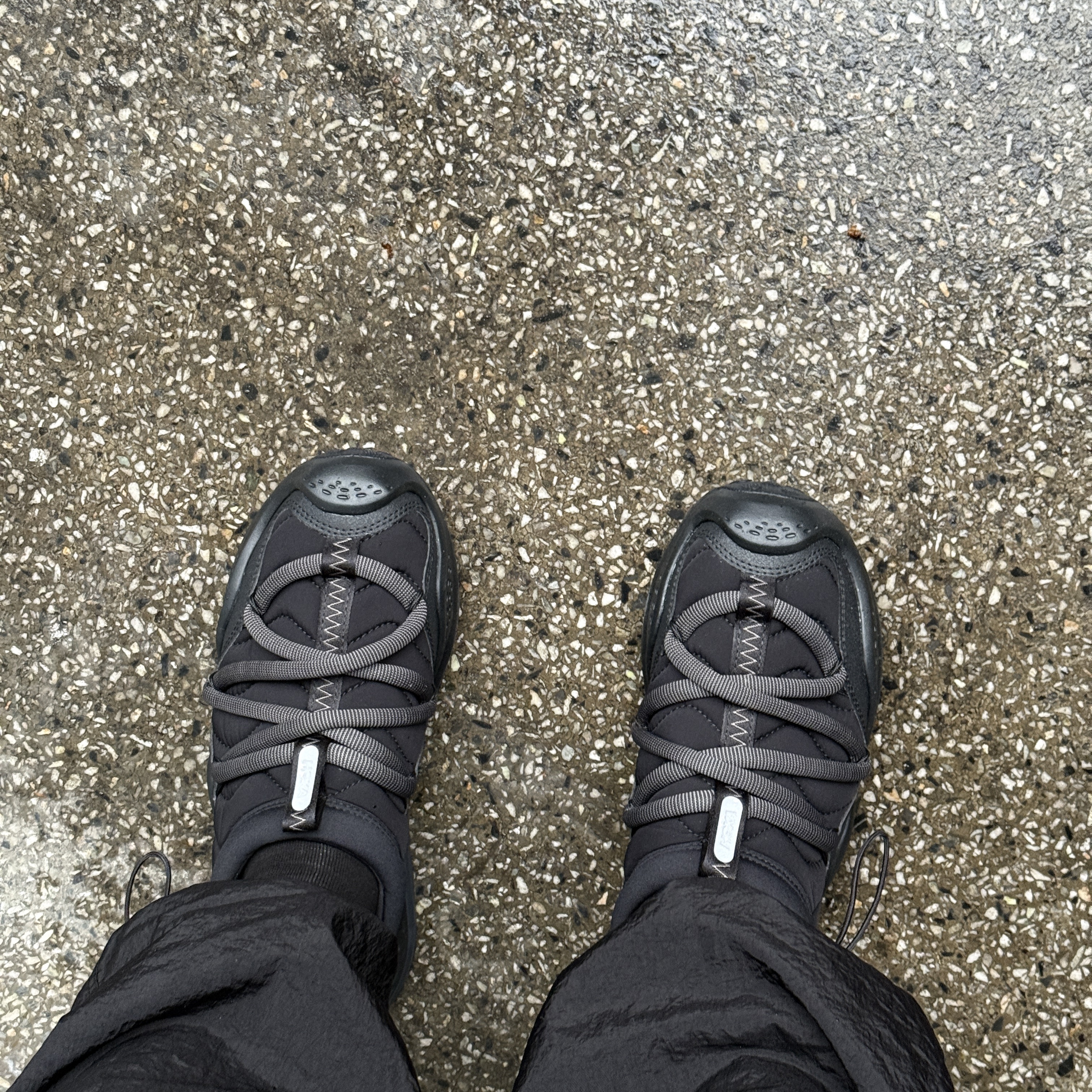 Hoka Ora Primo Black 착용 스타일