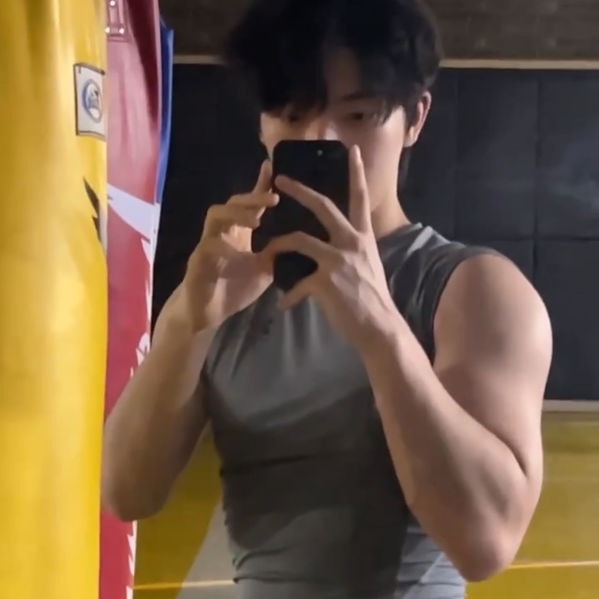 Under Armour HeatGear Short Sleeve Black White 착용 스타일