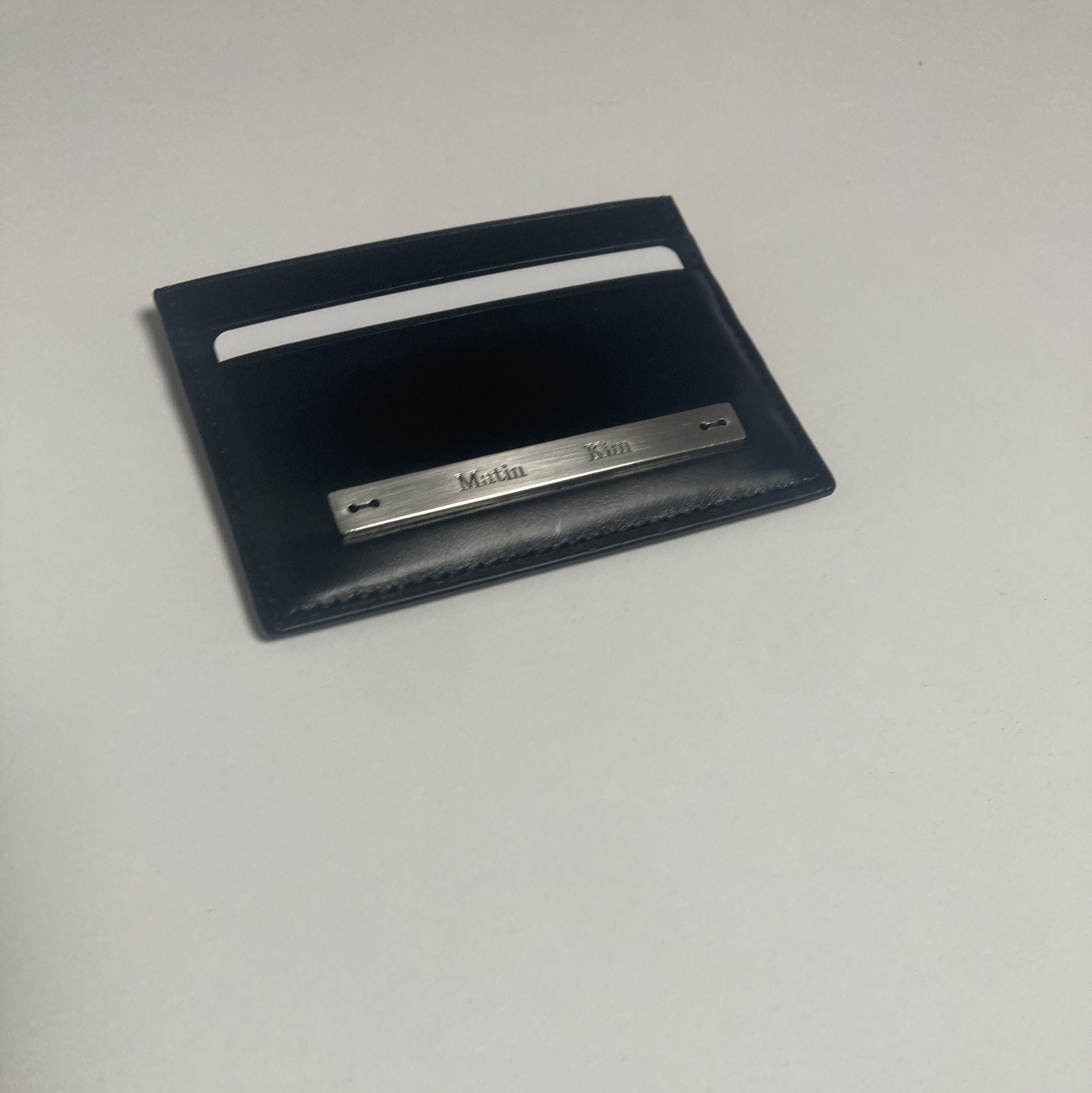 Matin Kim Vintage Card Wallet Black 착용 스타일