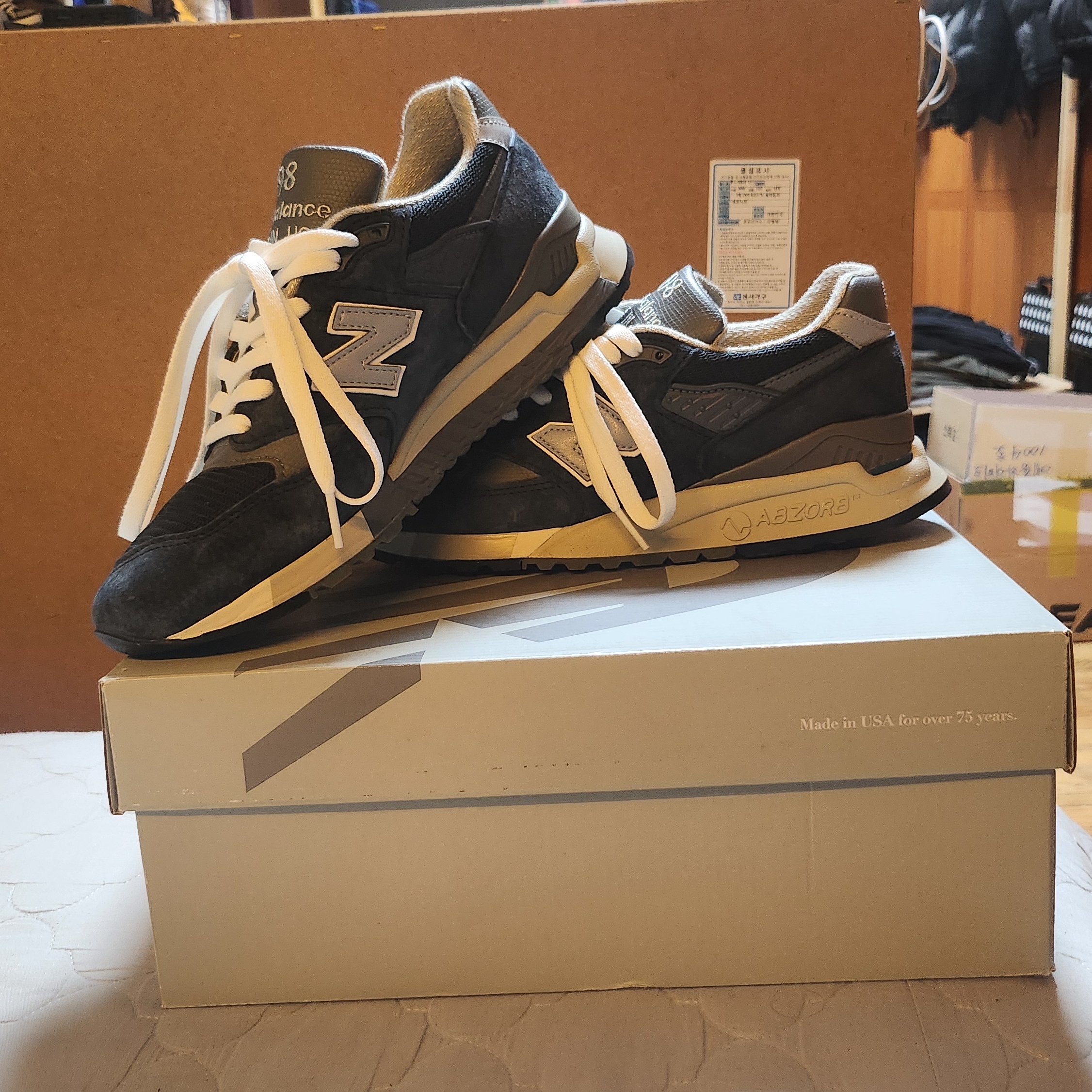 New Balance 998 Made in USA Black Silver 착용 스타일 - 1