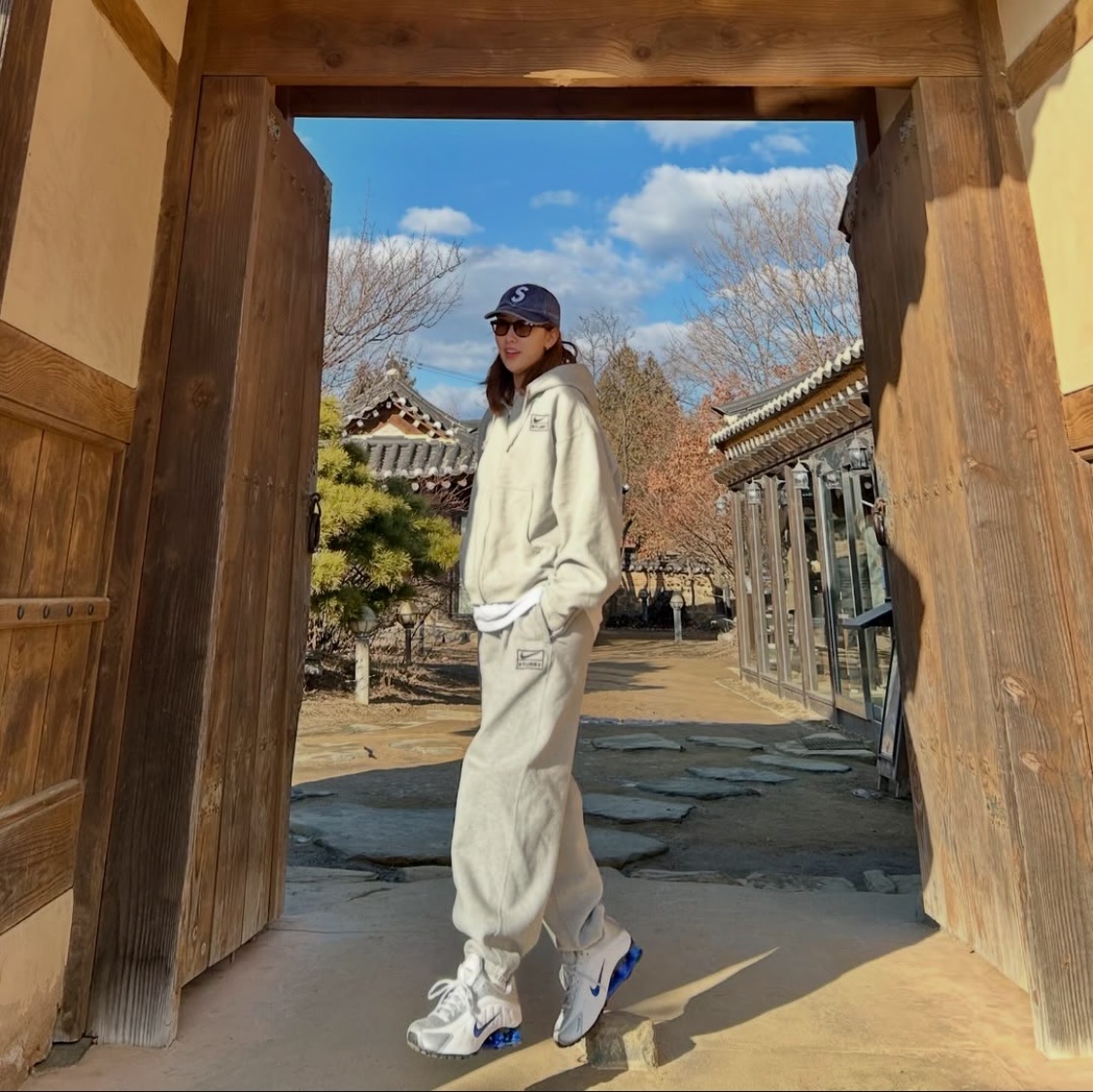 Supreme Pigment S Logo 6-Panel Navy - 24FW, Nike x Stussy Full Zip Fleece Hoodie Grey Heather (FJ9181-050) 착용 스타일 - 4