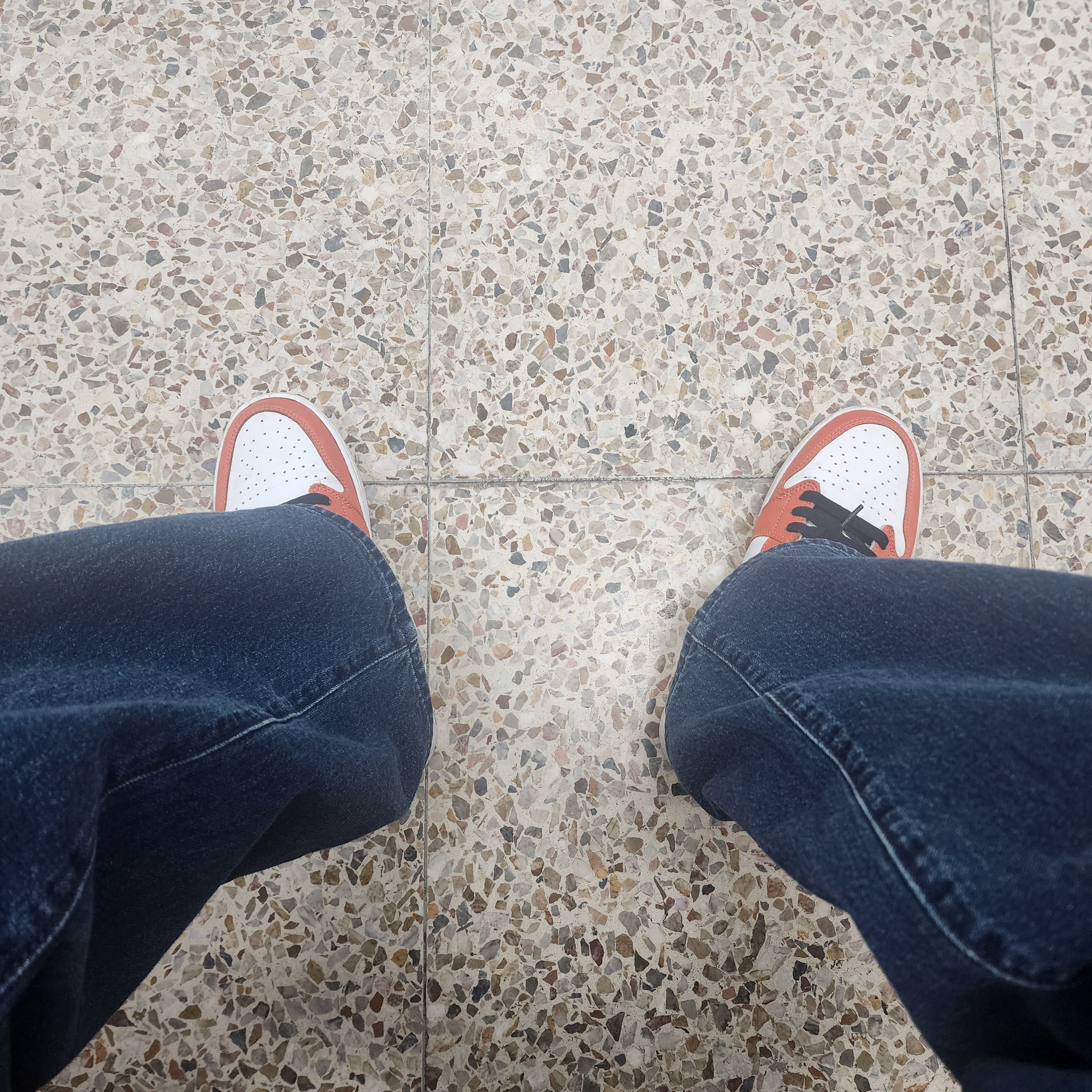 Jordan 1 Low OG Starfish 착용 스타일