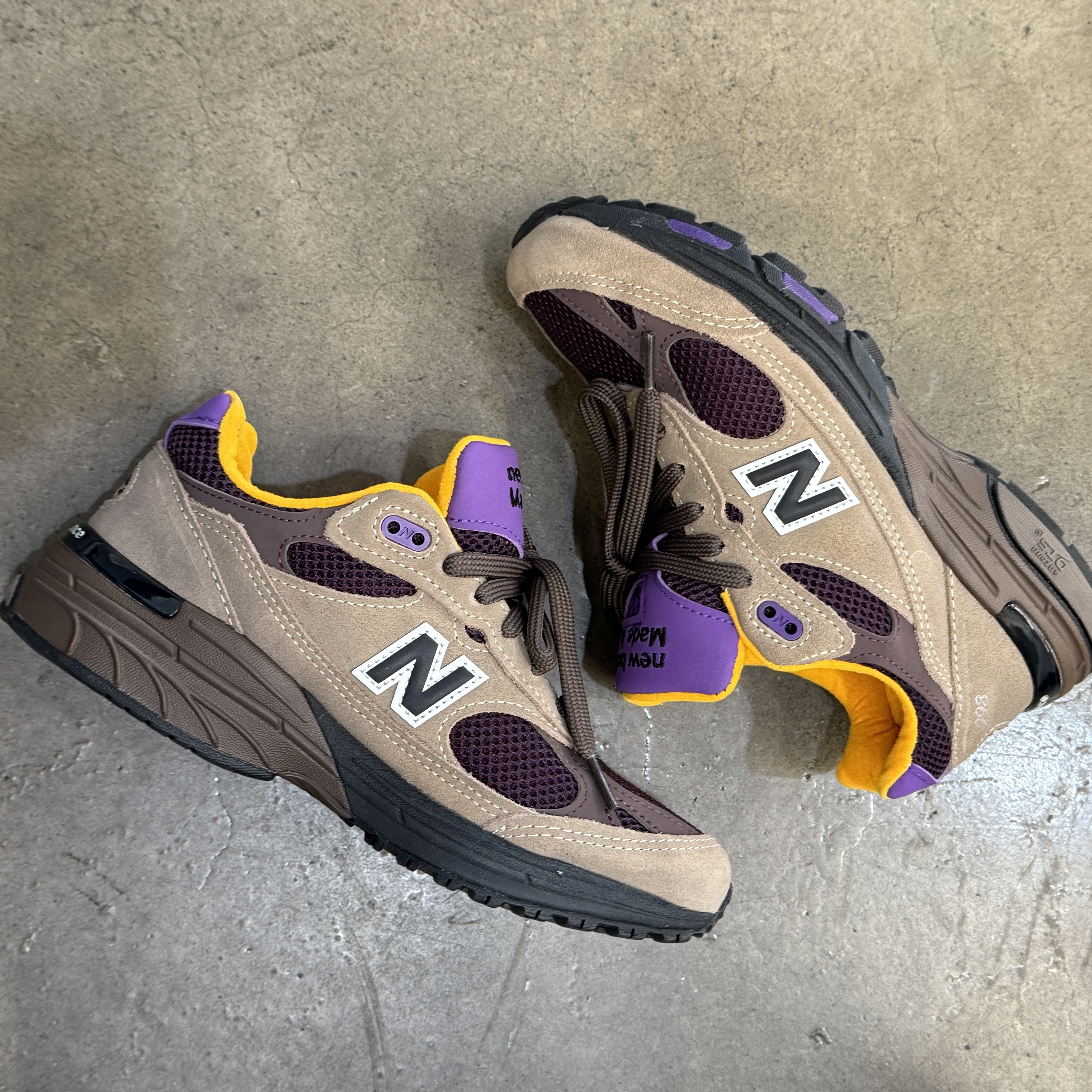 New Balance 993 Made in USA Mushroon Midnight Violet 착용 스타일 - 2