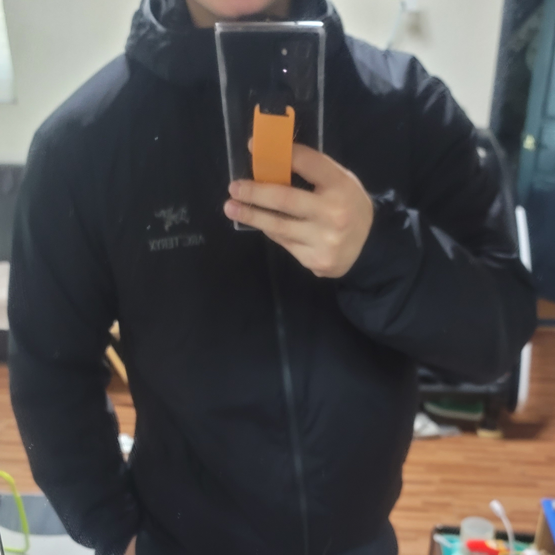 Arc'teryx Atom Hoody Black 착용 스타일