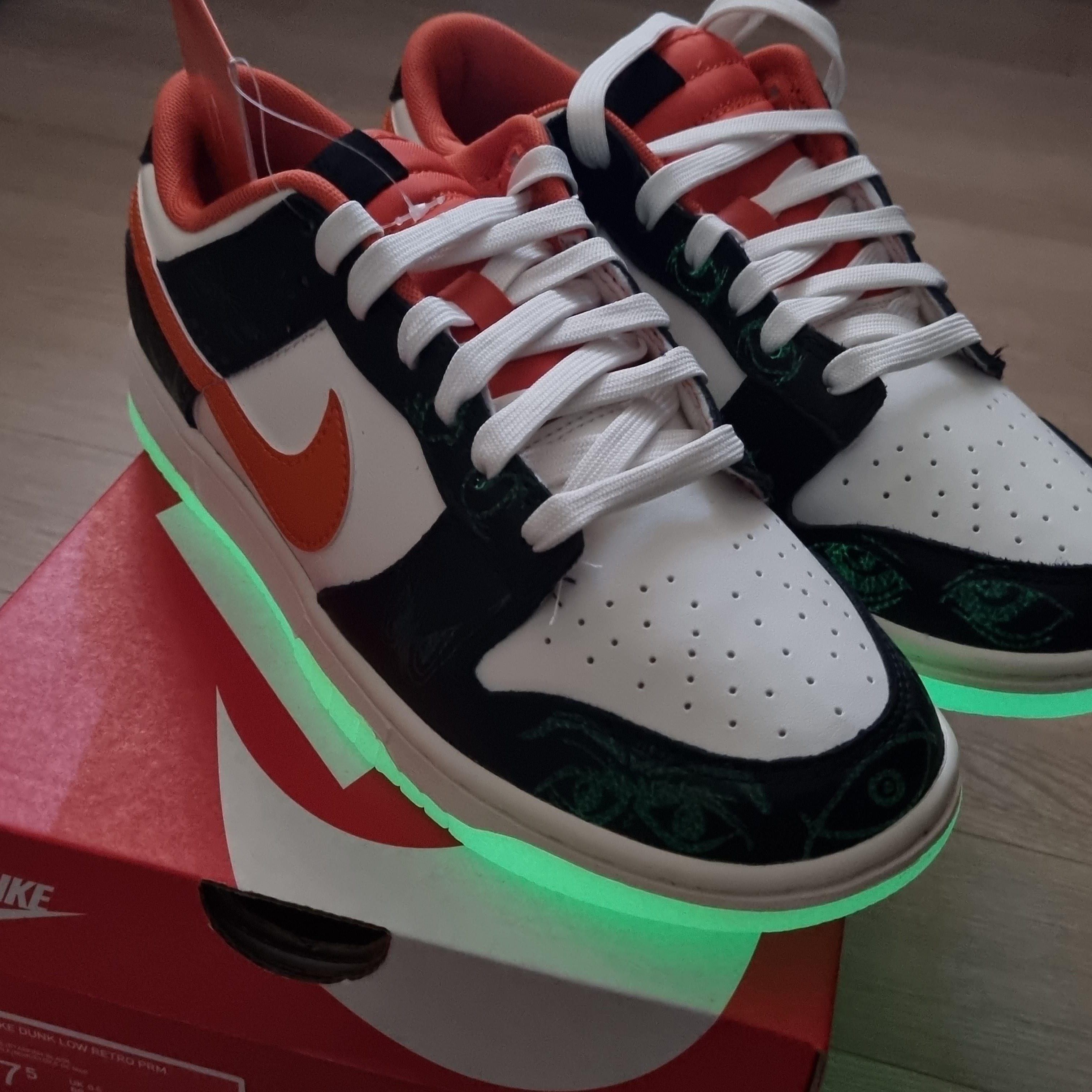 Nike Dunk Low Retro PRM Halloween 착용 스타일