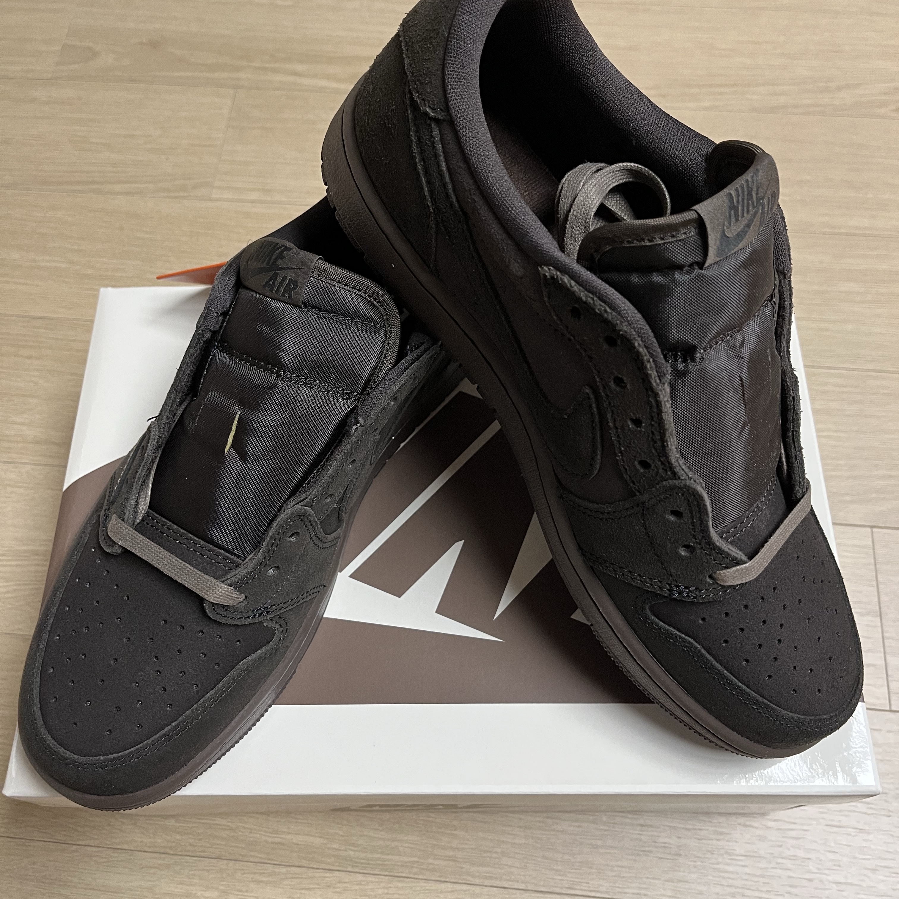 Jordan 1 x Travis Scott Retro Low OG SP Velvet Brown and Dark Mocha 착용 스타일