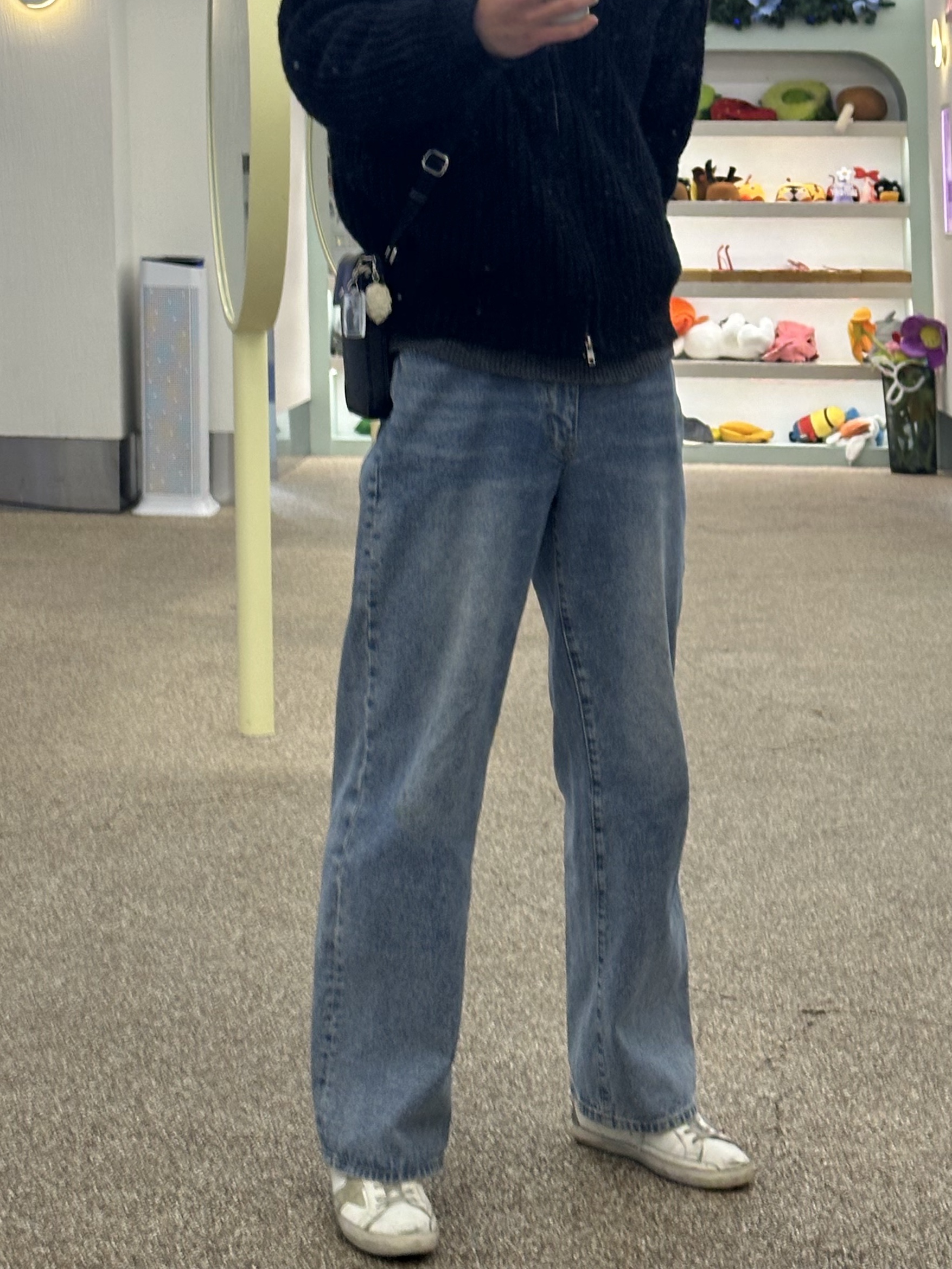 Golden Goose Superstar White Silver Heel Tab Sneakers 착용 스타일