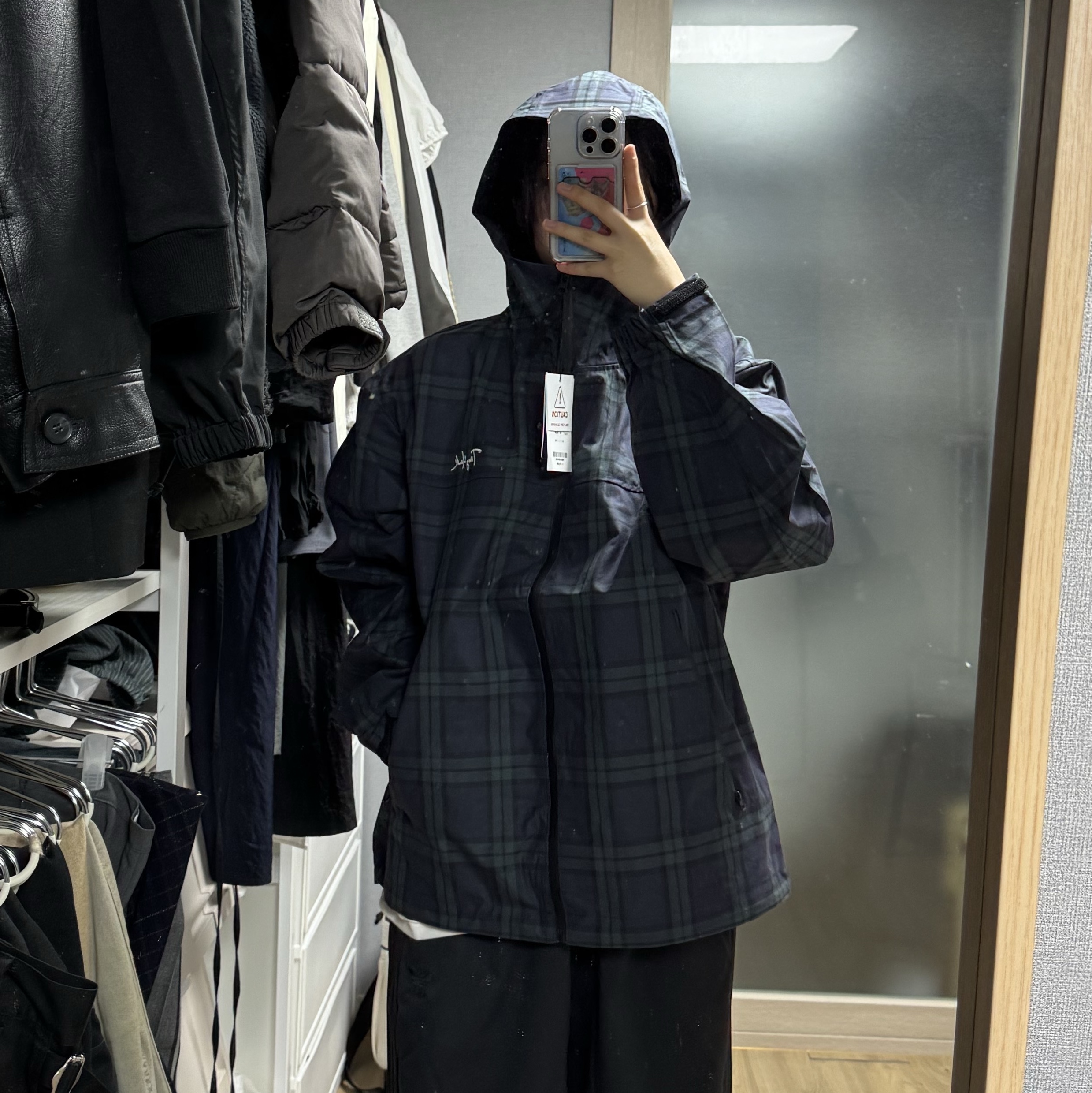 Adidas Parachute Pants Black - KR Sizing 착용 스타일 - 2