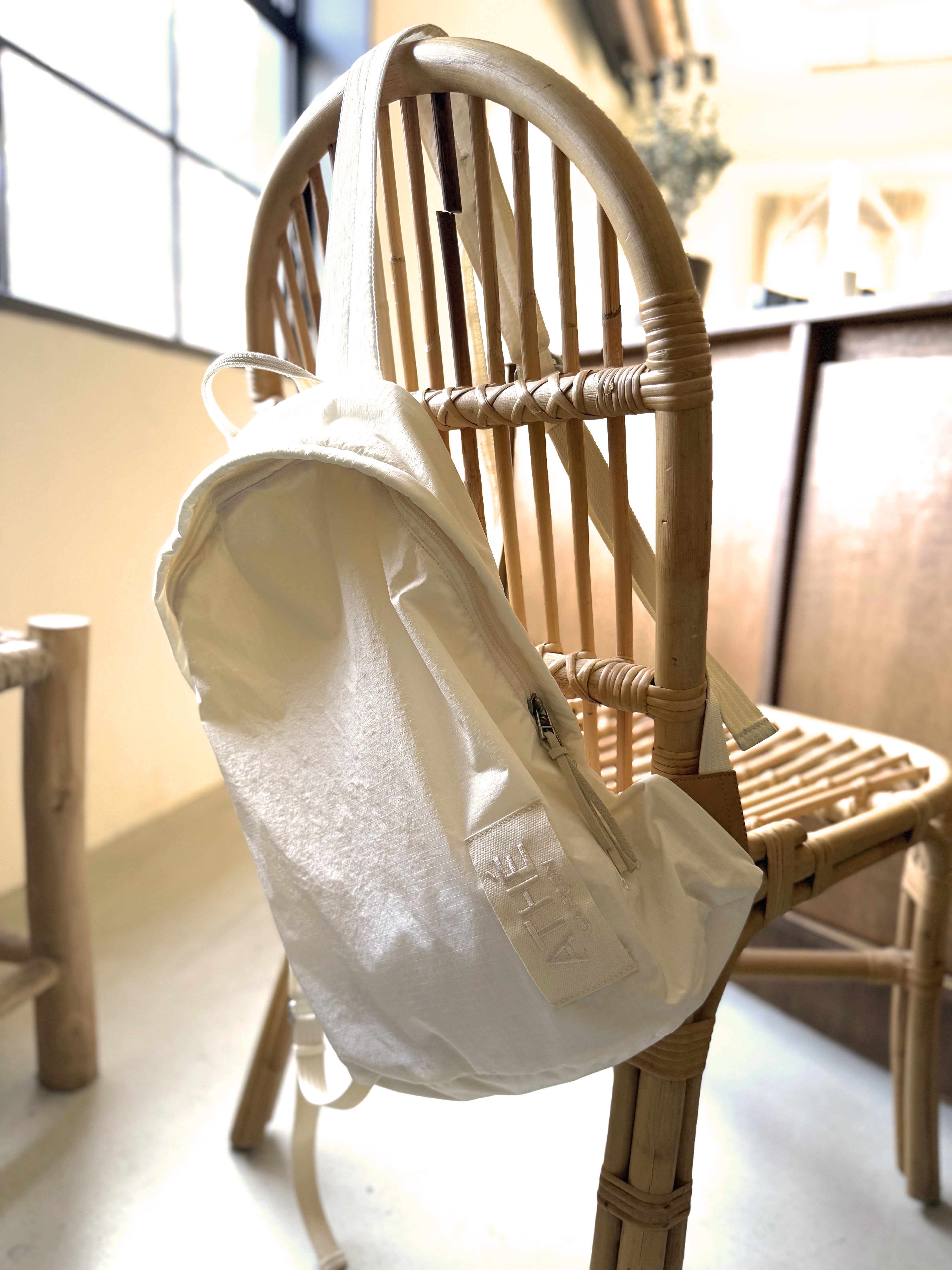 Athe garcon Lightweight Backpack Ivory 착용 스타일
