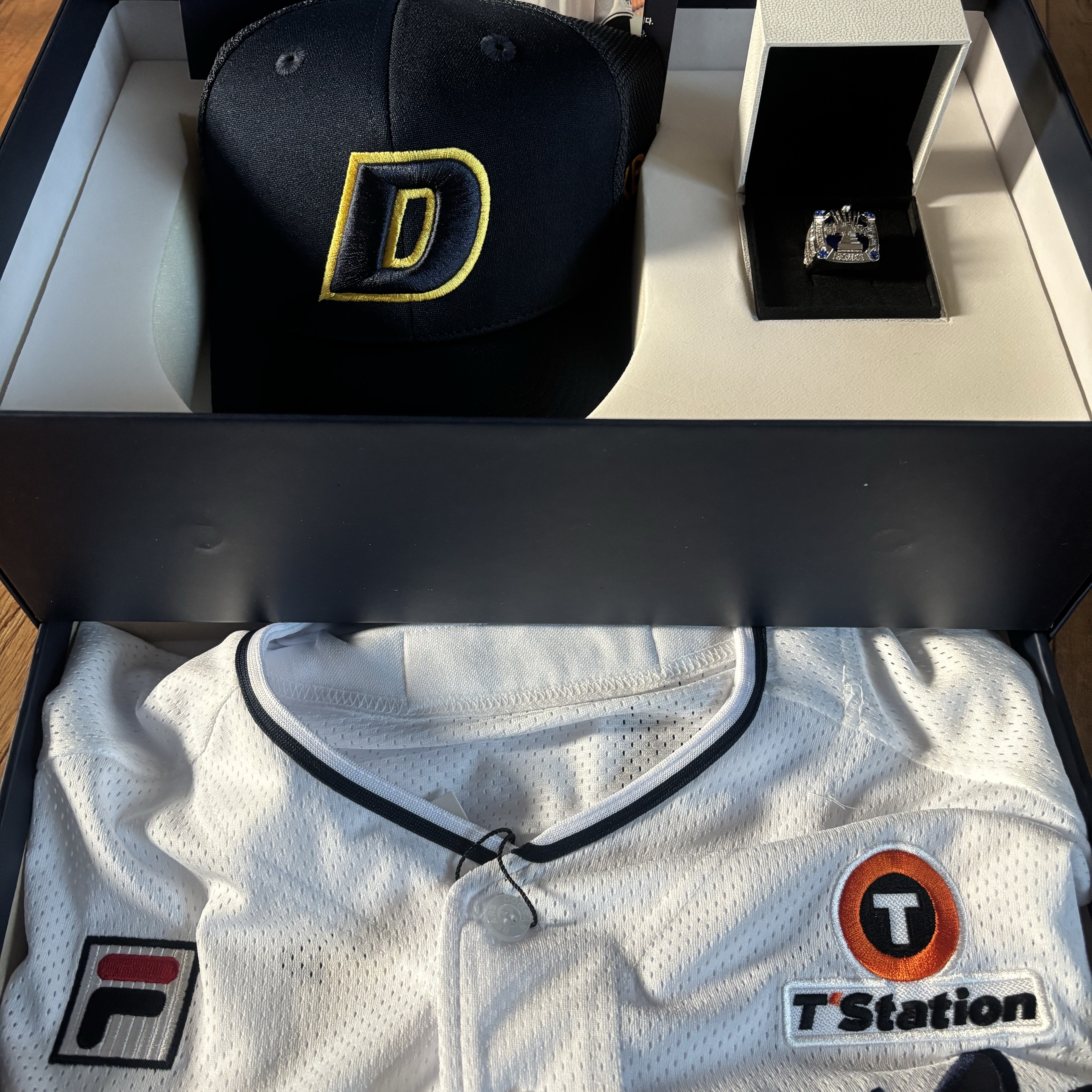 Doosan Bears x Fila 30th Anniversary Legends Classic Uniform Package (Non Marking Ver.) 착용 스타일 - 1