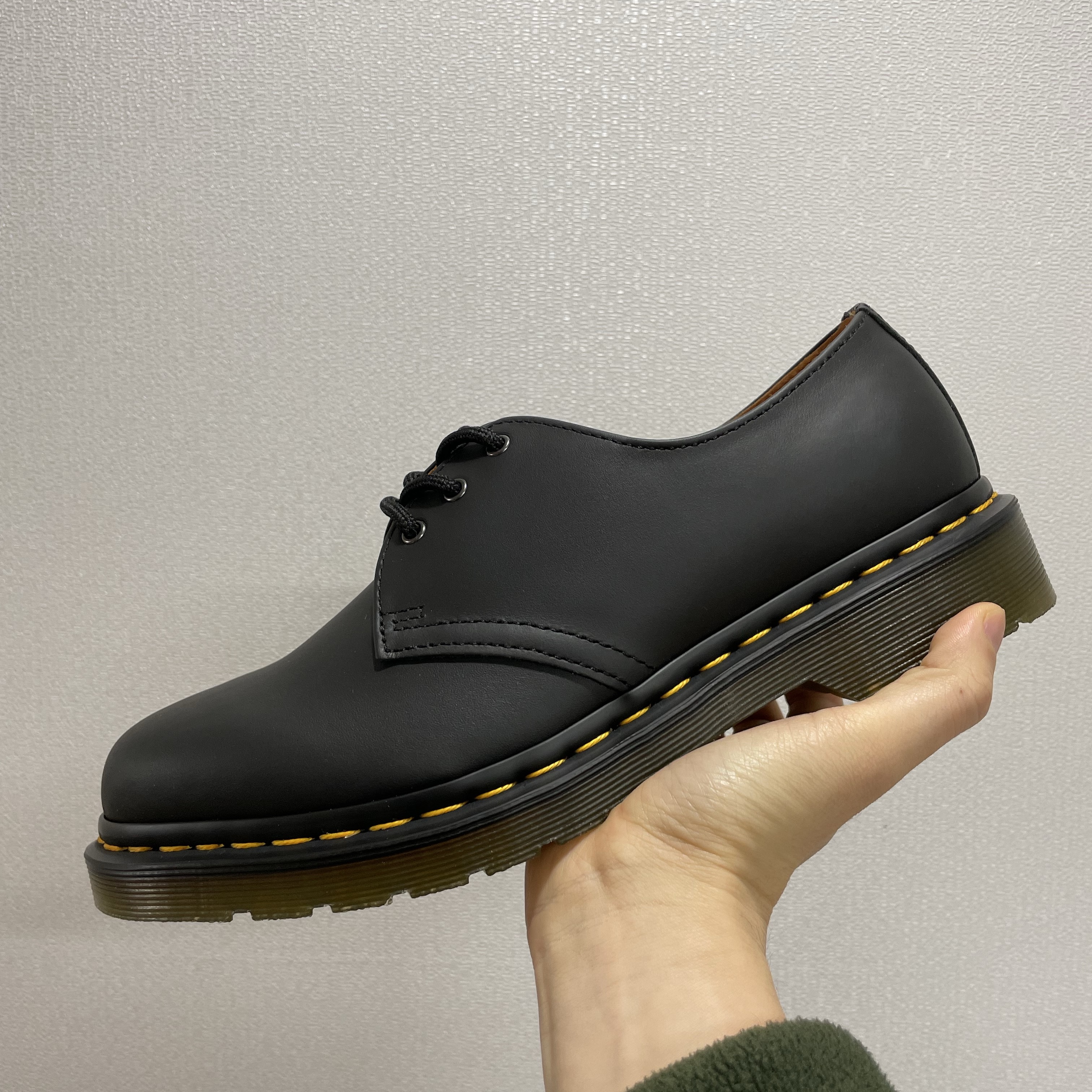 Dr. Martens 1461 Nappa Black 착용 스타일 - 1