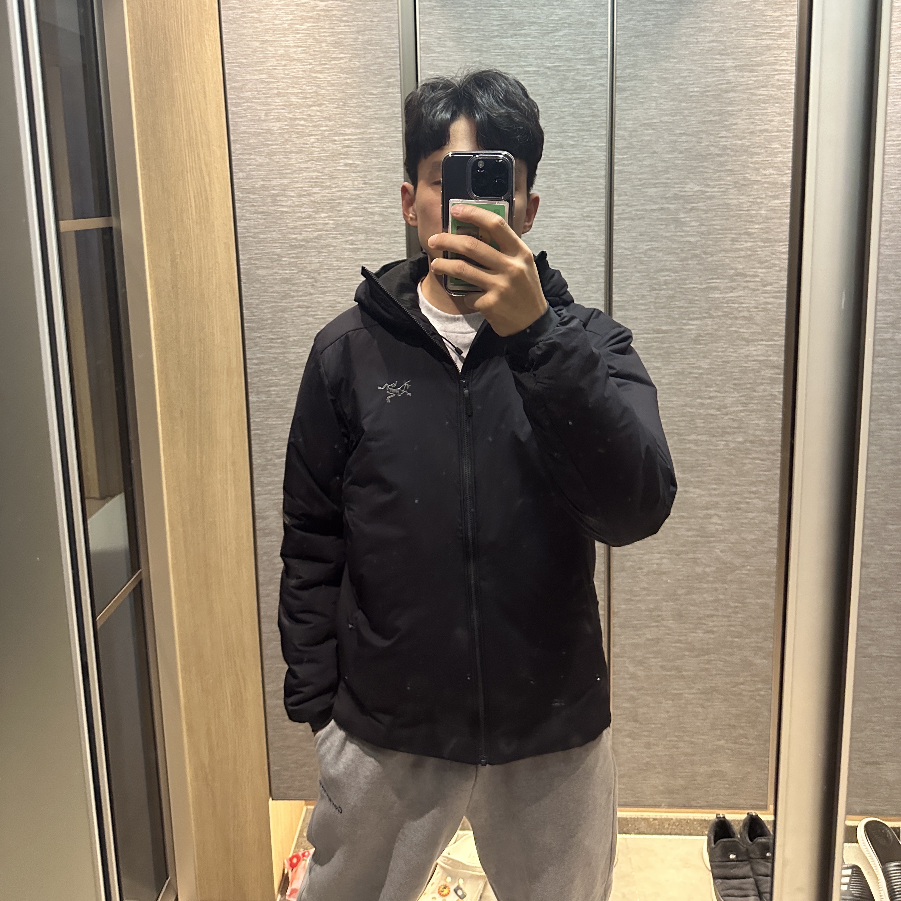 Arc'teryx Atom Heavyweight Hoody Black 착용 스타일