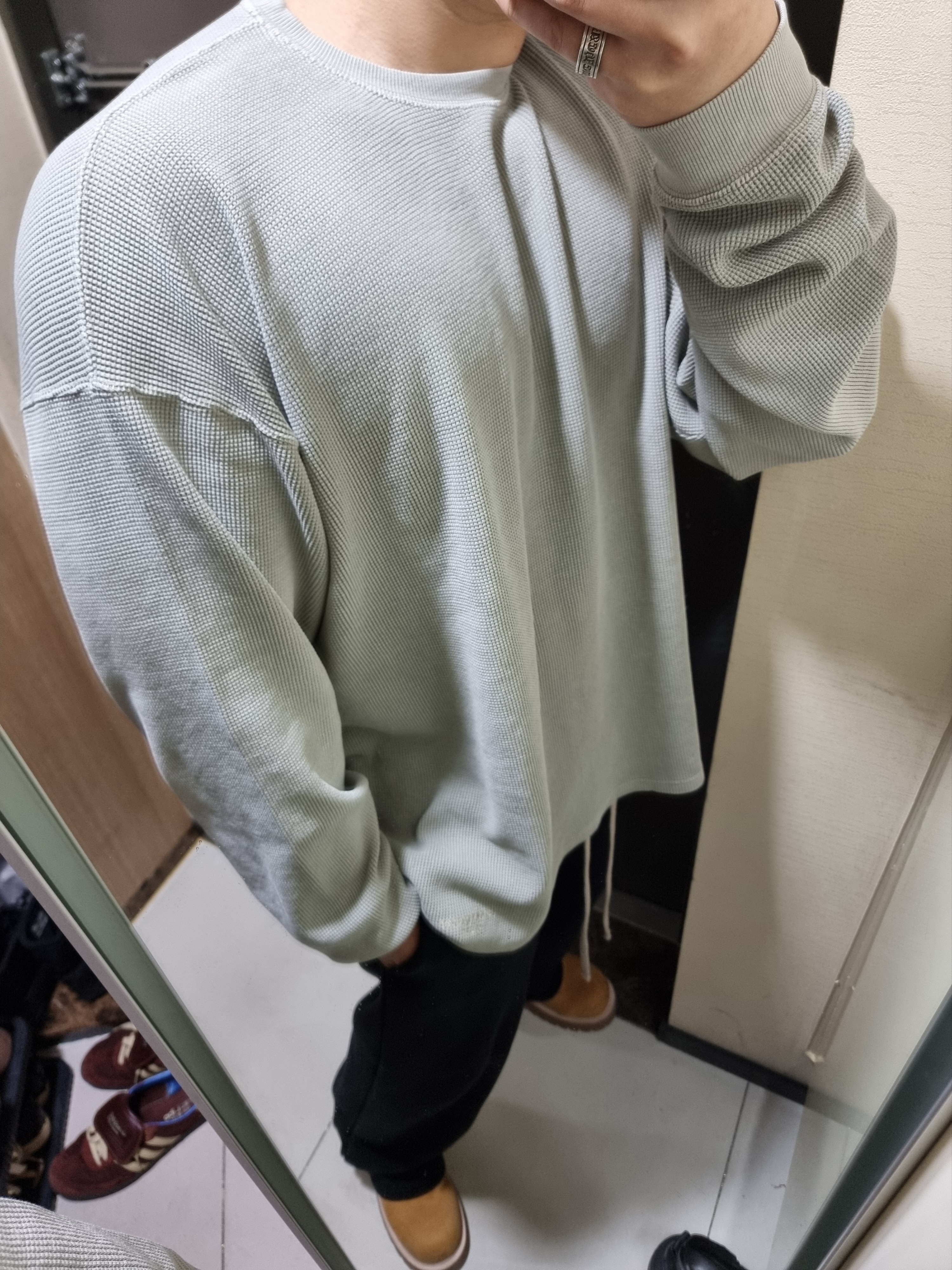 Undermycar Mu.77 Anti Fxxking Logo Play Brush Washed Thermal Long Sleeve Sand, Kinchi x My Name Is Peter Boots - 888 (a) Yellow 착용 스타일 - 4