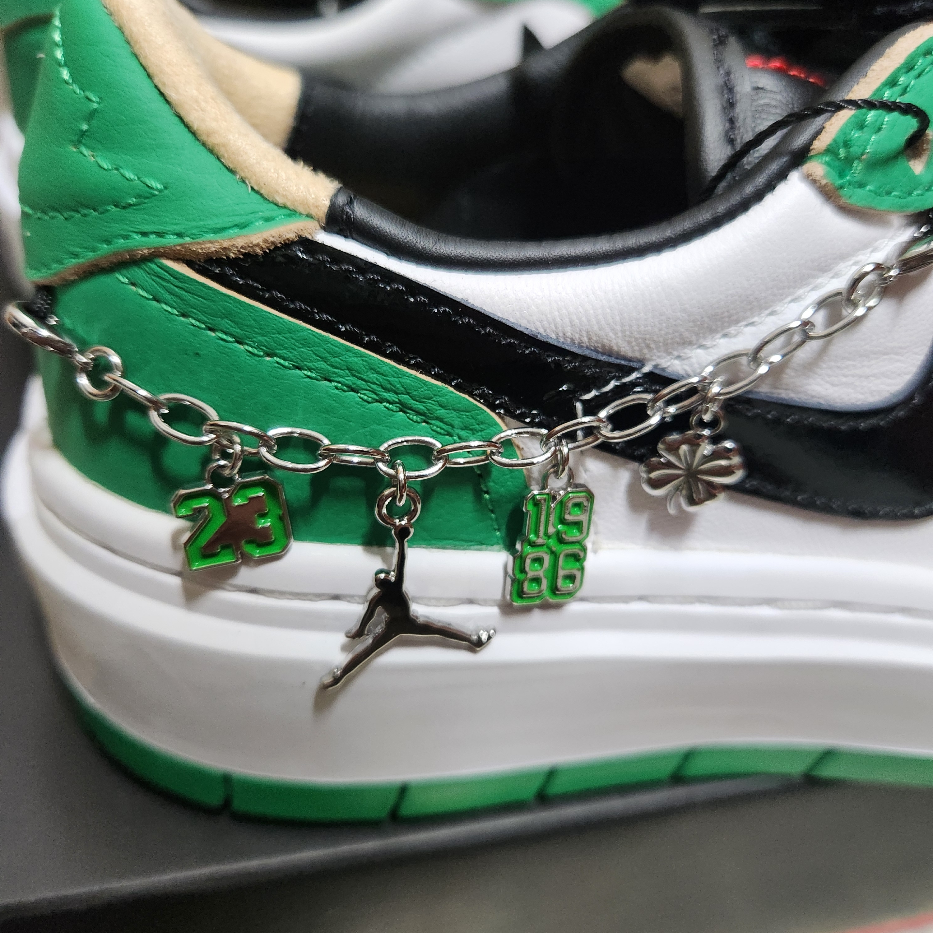 (W) Jordan 1 Elevate Low SE Lucky Green 착용 스타일 - 1