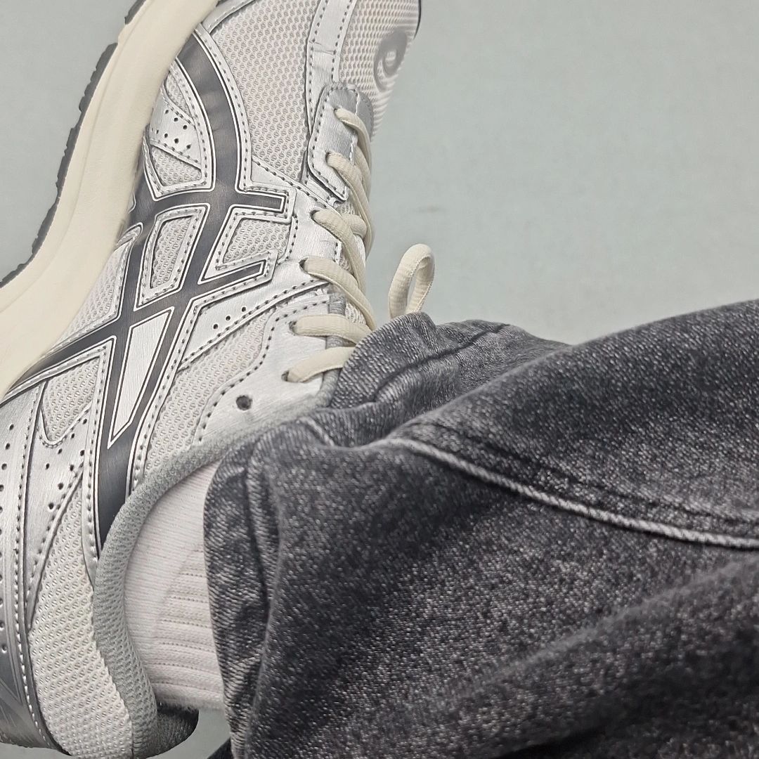 Asics Jog 100 S White Black - 2E Wide 착용 스타일
