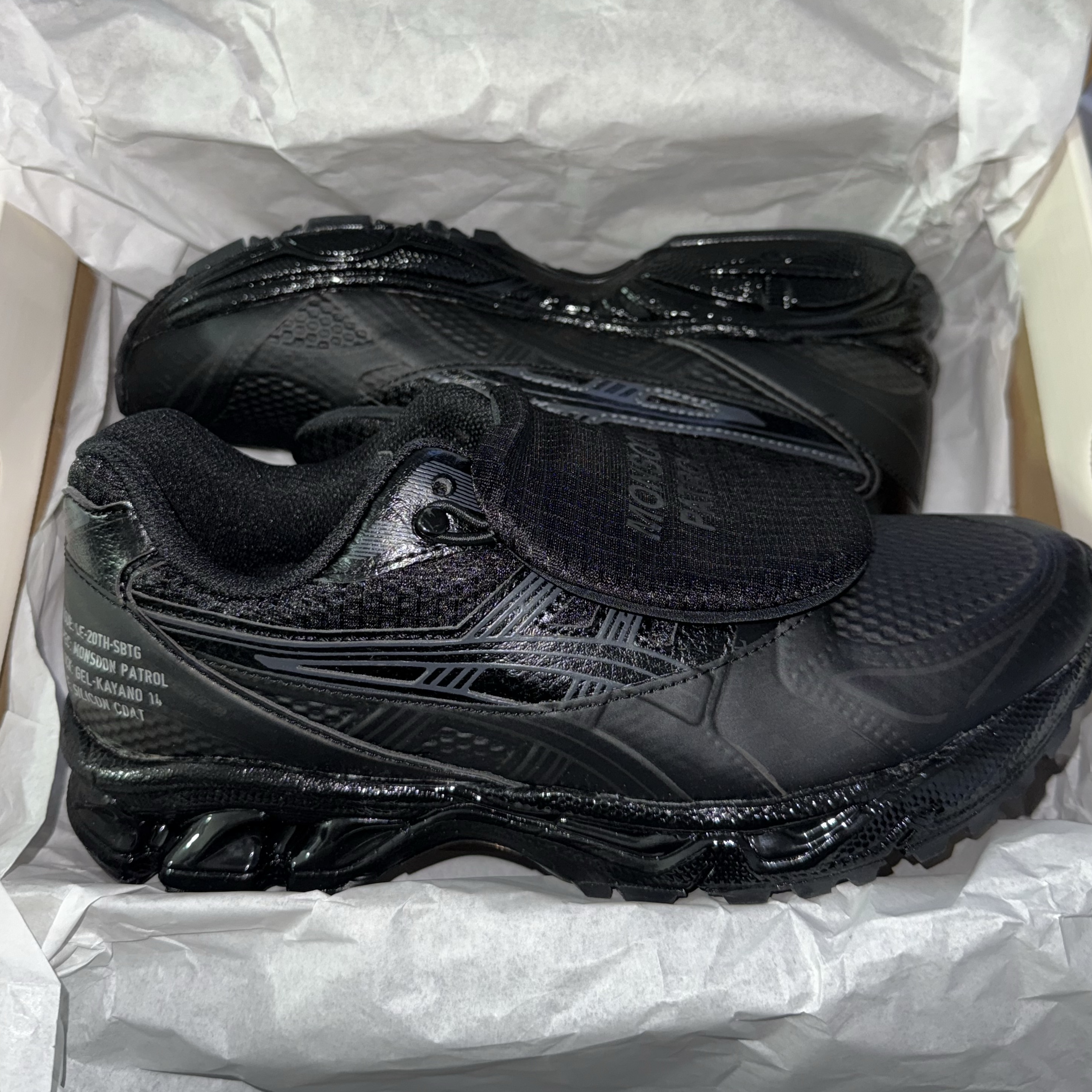 Asics x Limited Edt x SBTG Gel-Kayano 14 Monsoon Patrol Black 착용 스타일