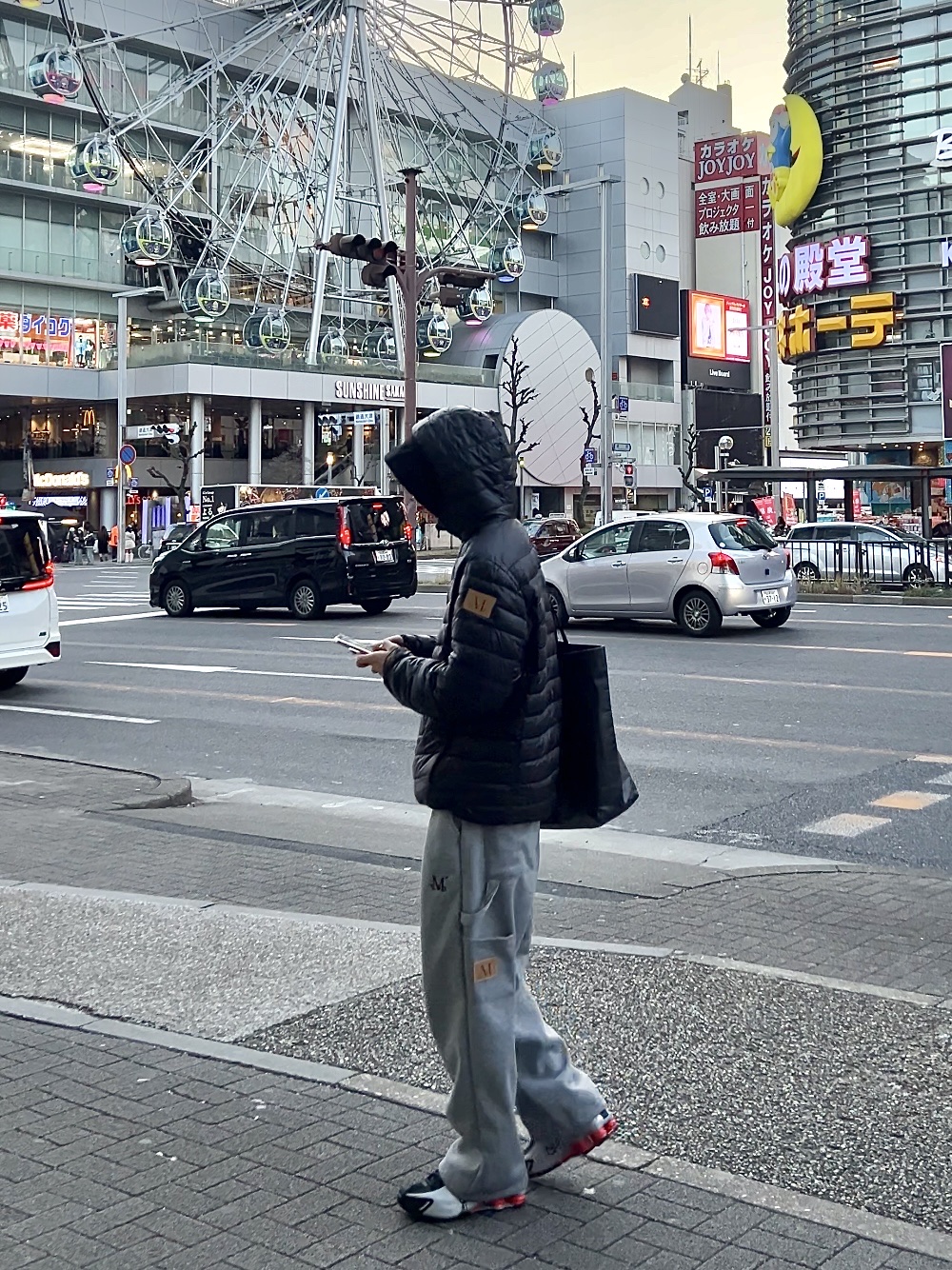 MUCENT Dite Over-Fit Light Weight Padding Black, MUCENT Reusable Signature Tote Bag Black 착용 스타일 - 2