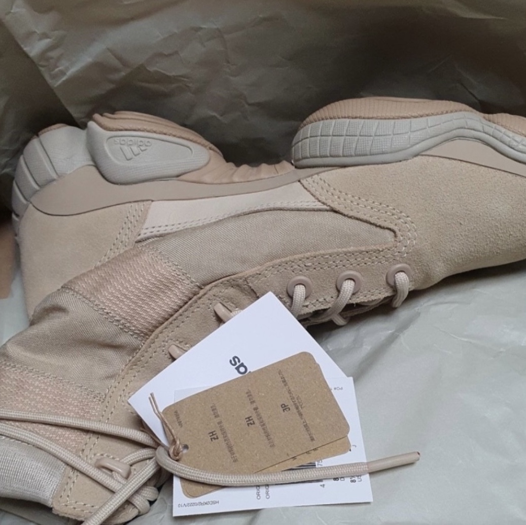 Adidas Yeezy 500 High Tactical Utility Sand 착용 스타일
