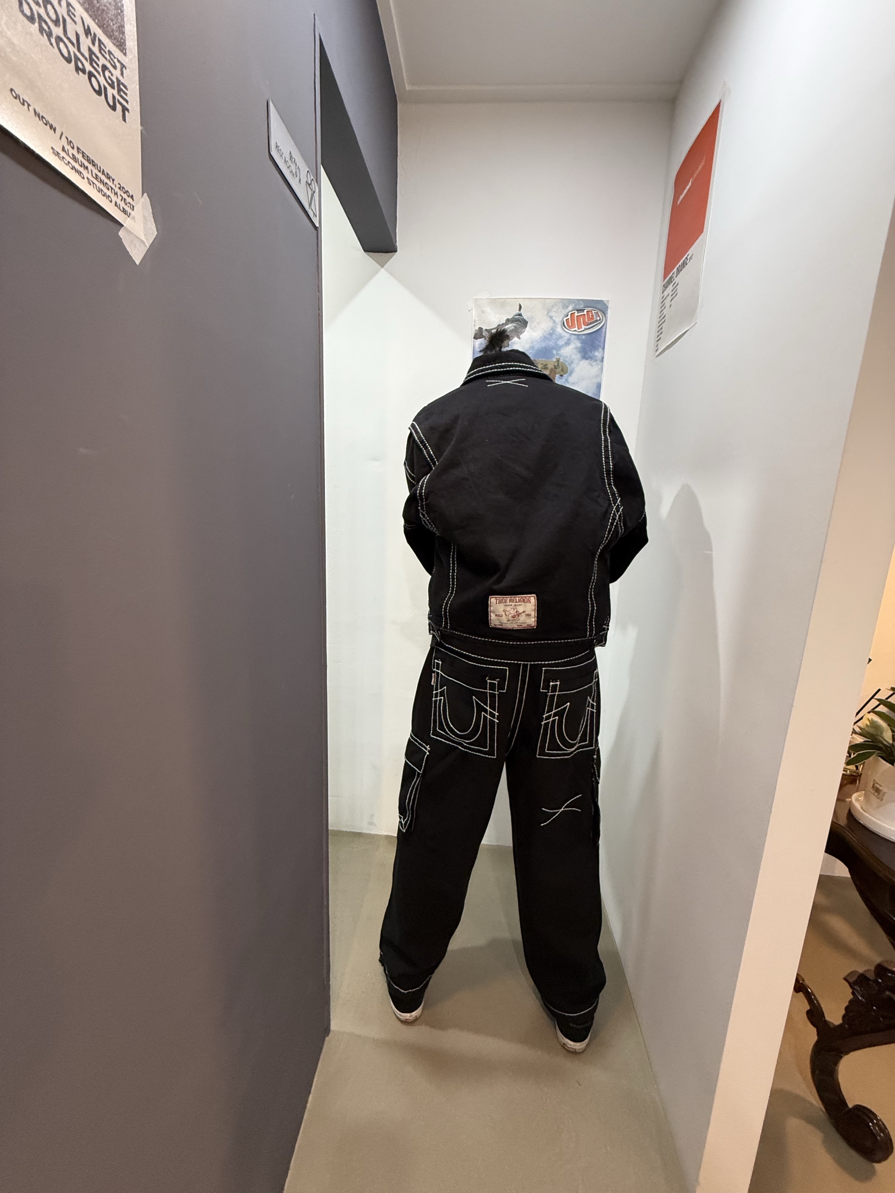 True Religion BIG T O.G Cargo Pants MK3 Black, True Religion Big T Origin Trucker Jacket Black 착용 스타일 - 5