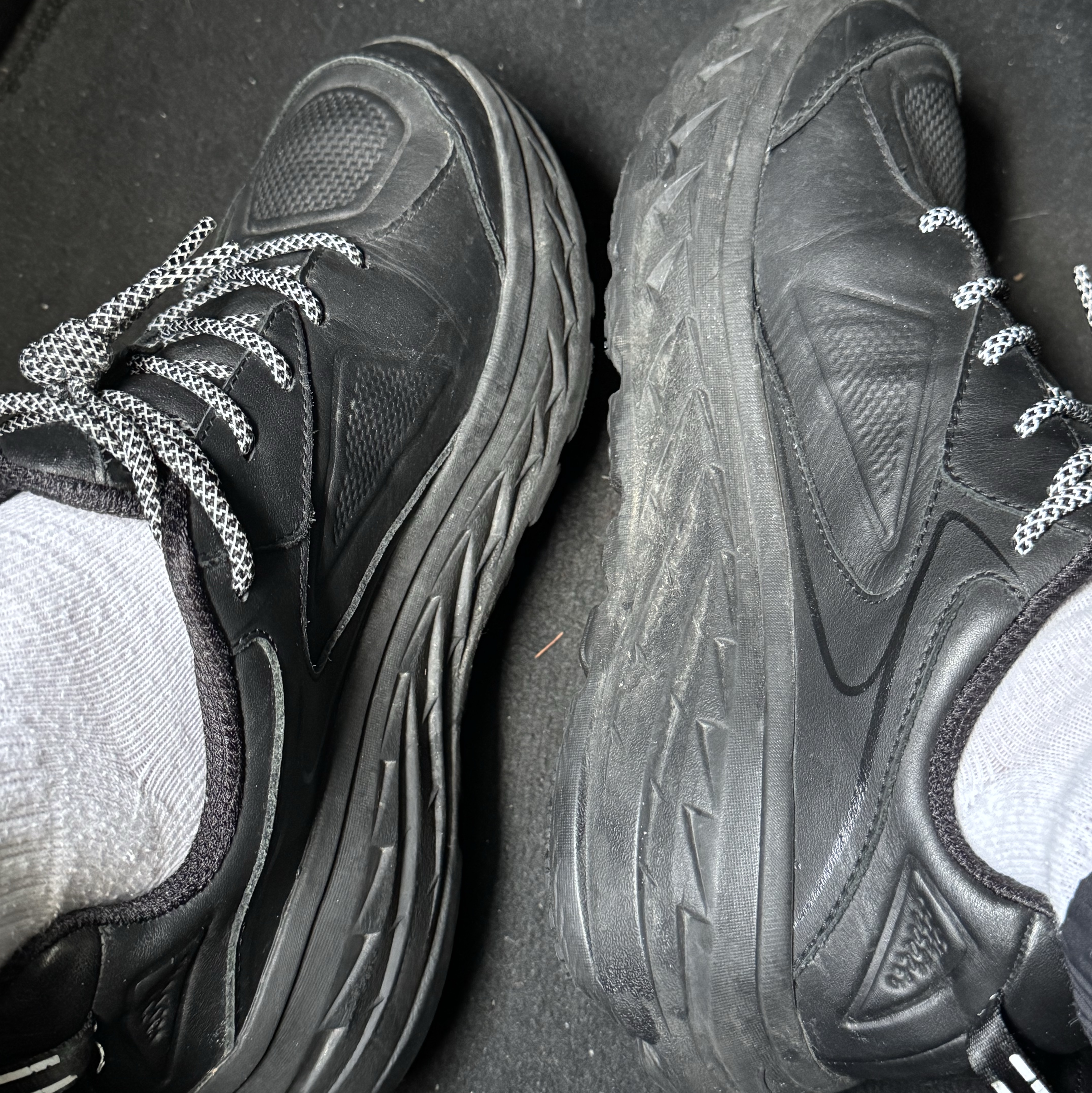 Hoka Bondi LTR Black - Wide 착용 스타일