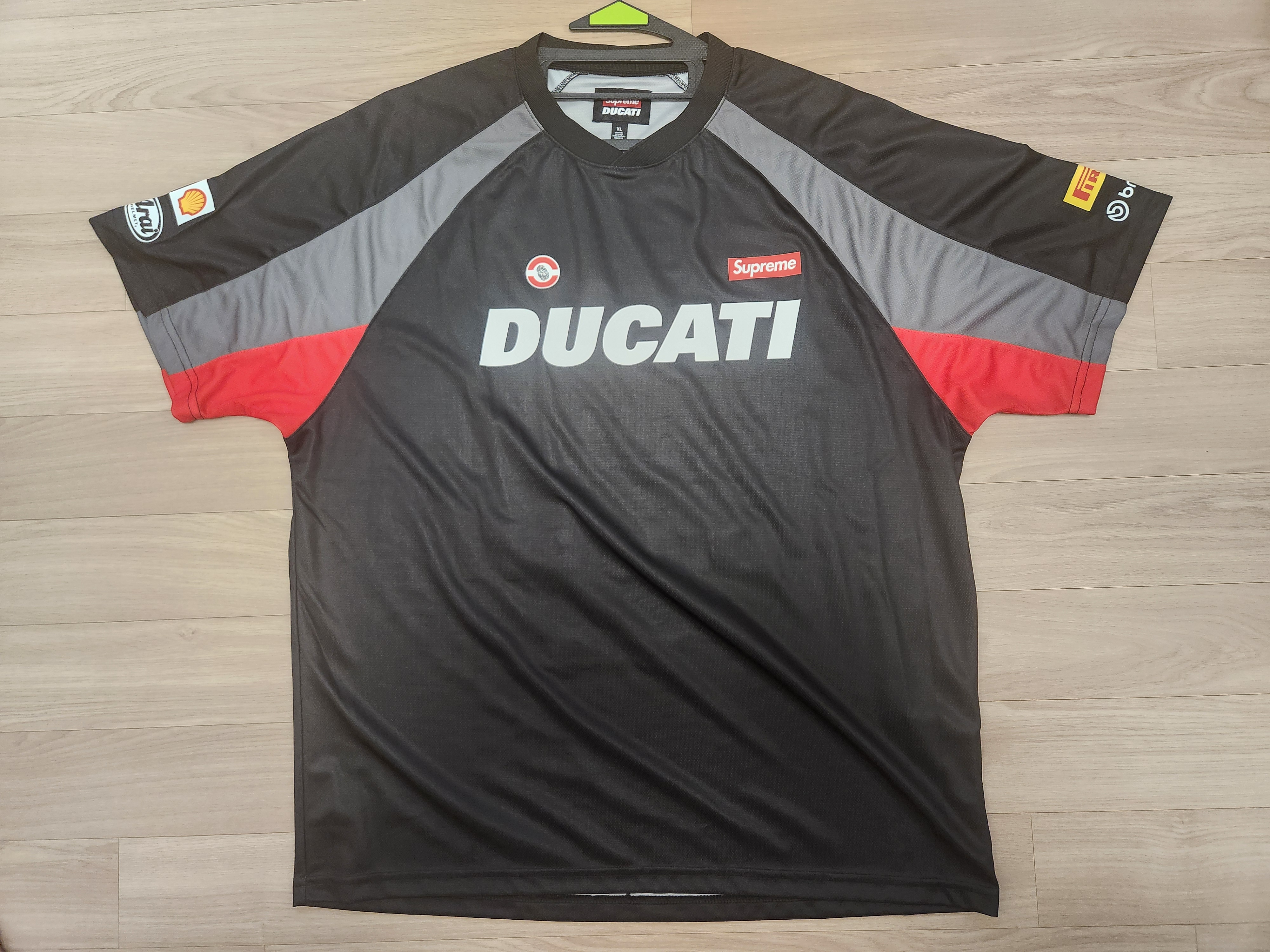 Supreme x Ducati Soccer Jersey Black - 24SS 착용 스타일 - 1