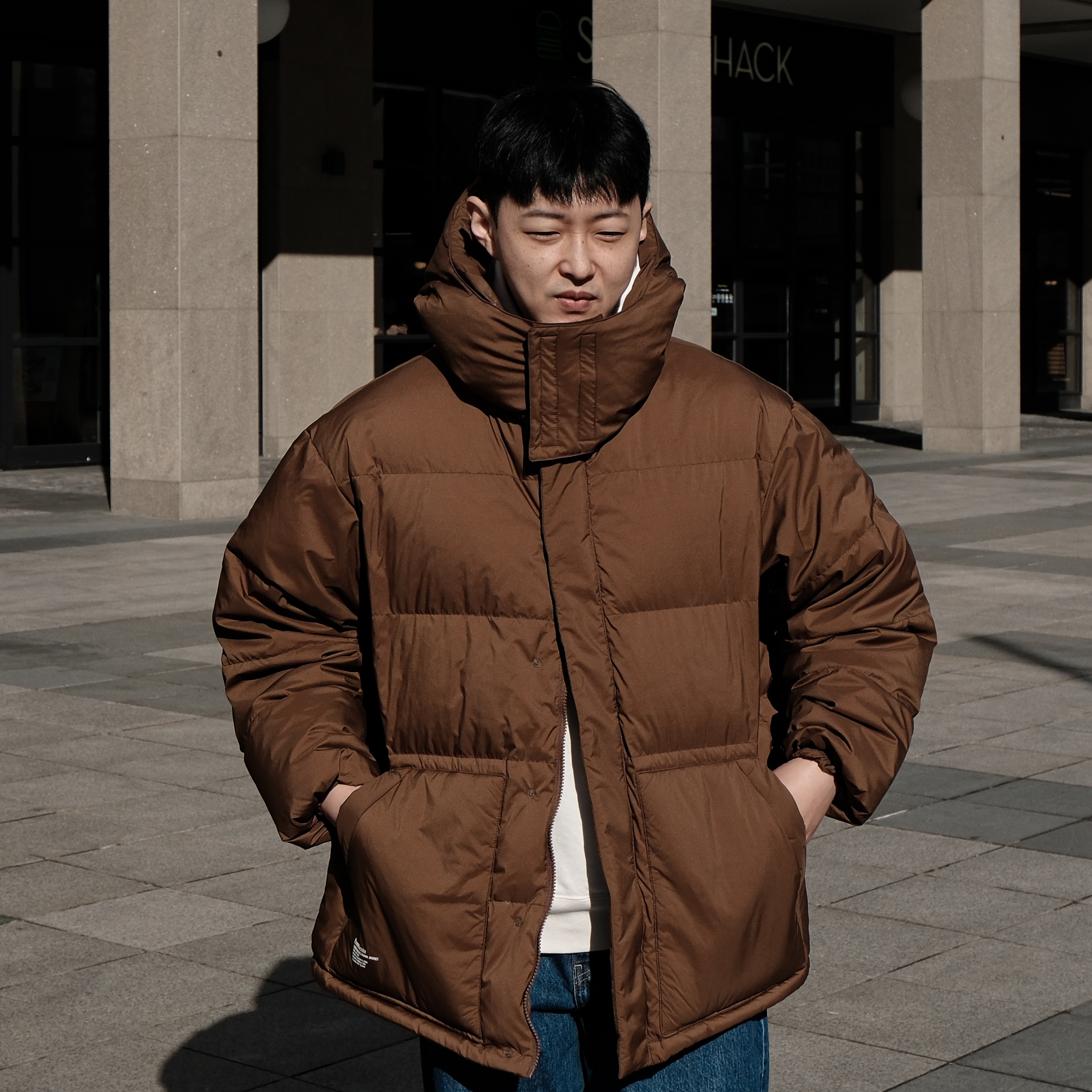 Uniqlo x JW Anderson Wide Fit Jeans Blue, On Running x Post Archive Faction (Paf) Cloudmonster 2 Black Magnet 착용 스타일 - 2