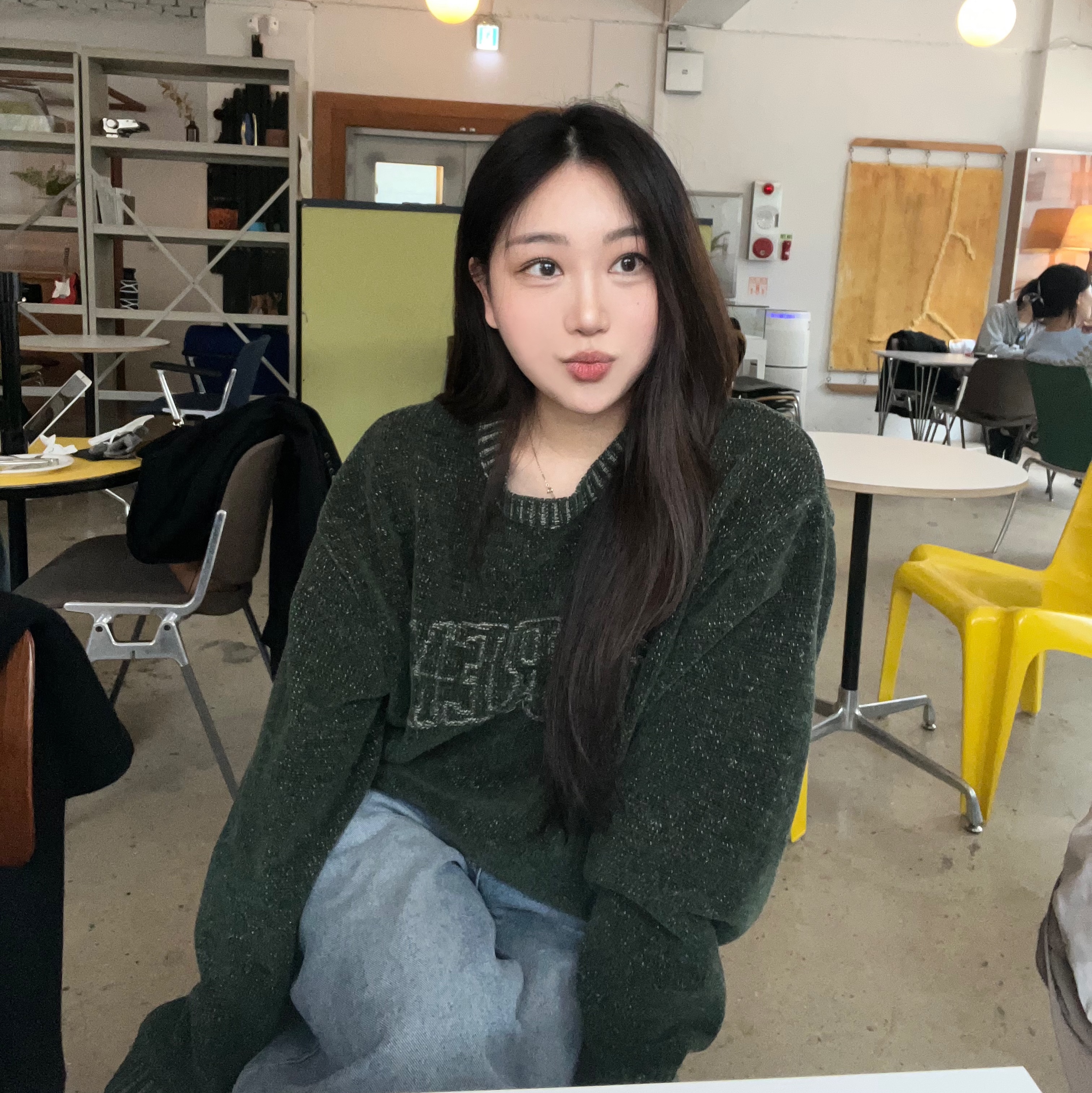 Supreme Contrast Arc Sweater Olive - 24SS 착용 스타일 - 2