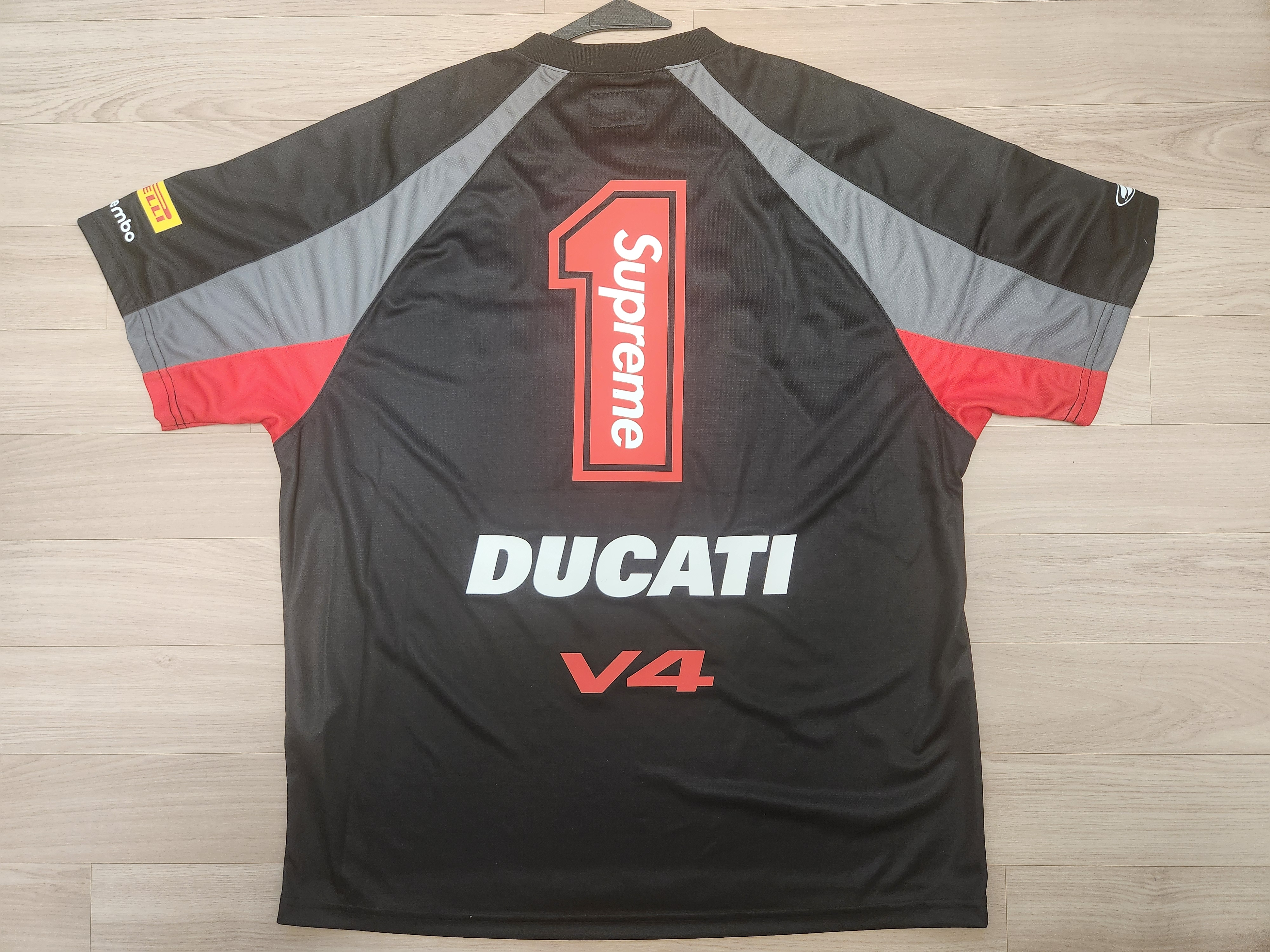 Supreme x Ducati Soccer Jersey Black - 24SS 착용 스타일 - 2
