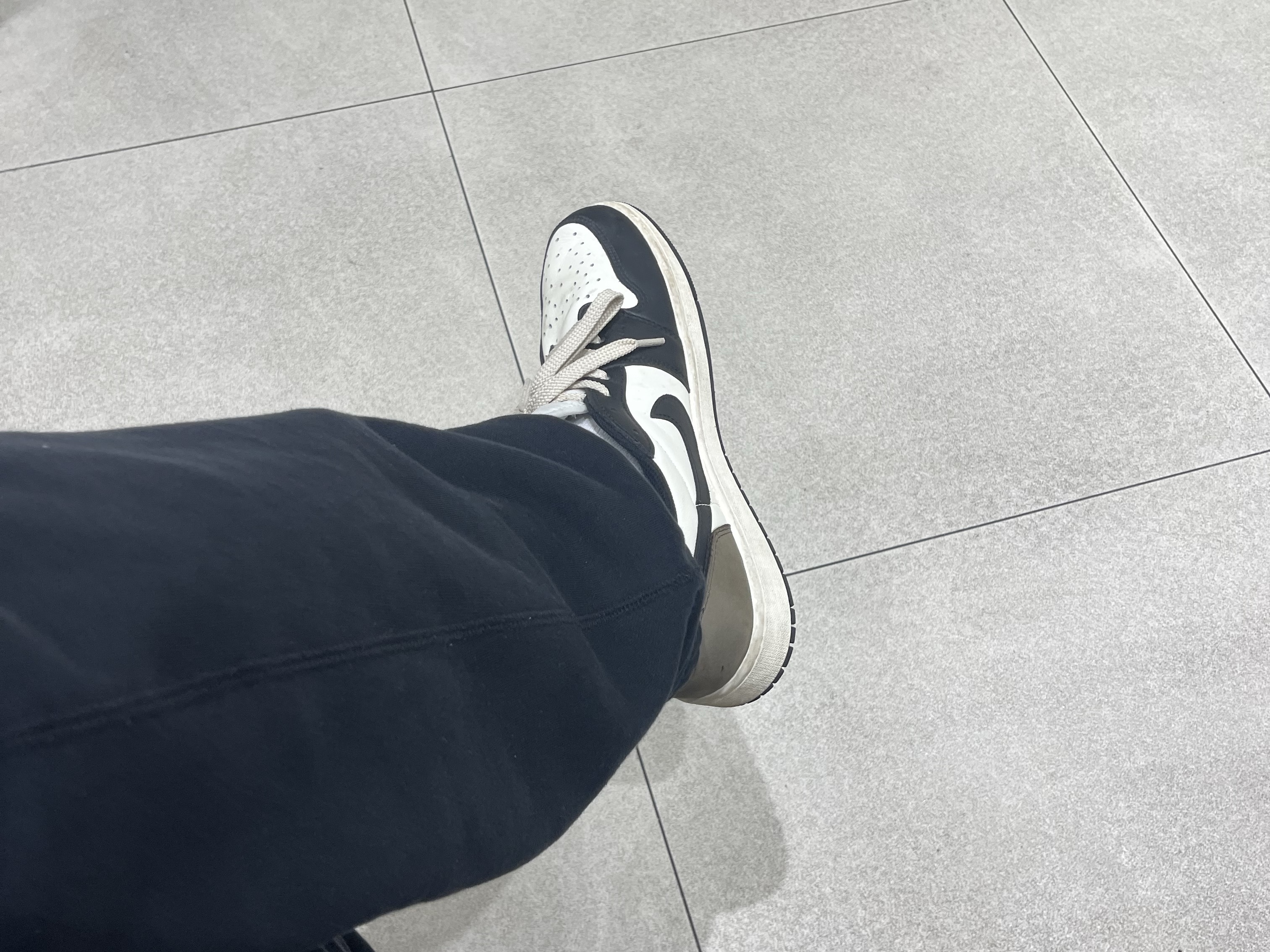 Jordan 1 Retro Low OG Mocha 착용 스타일