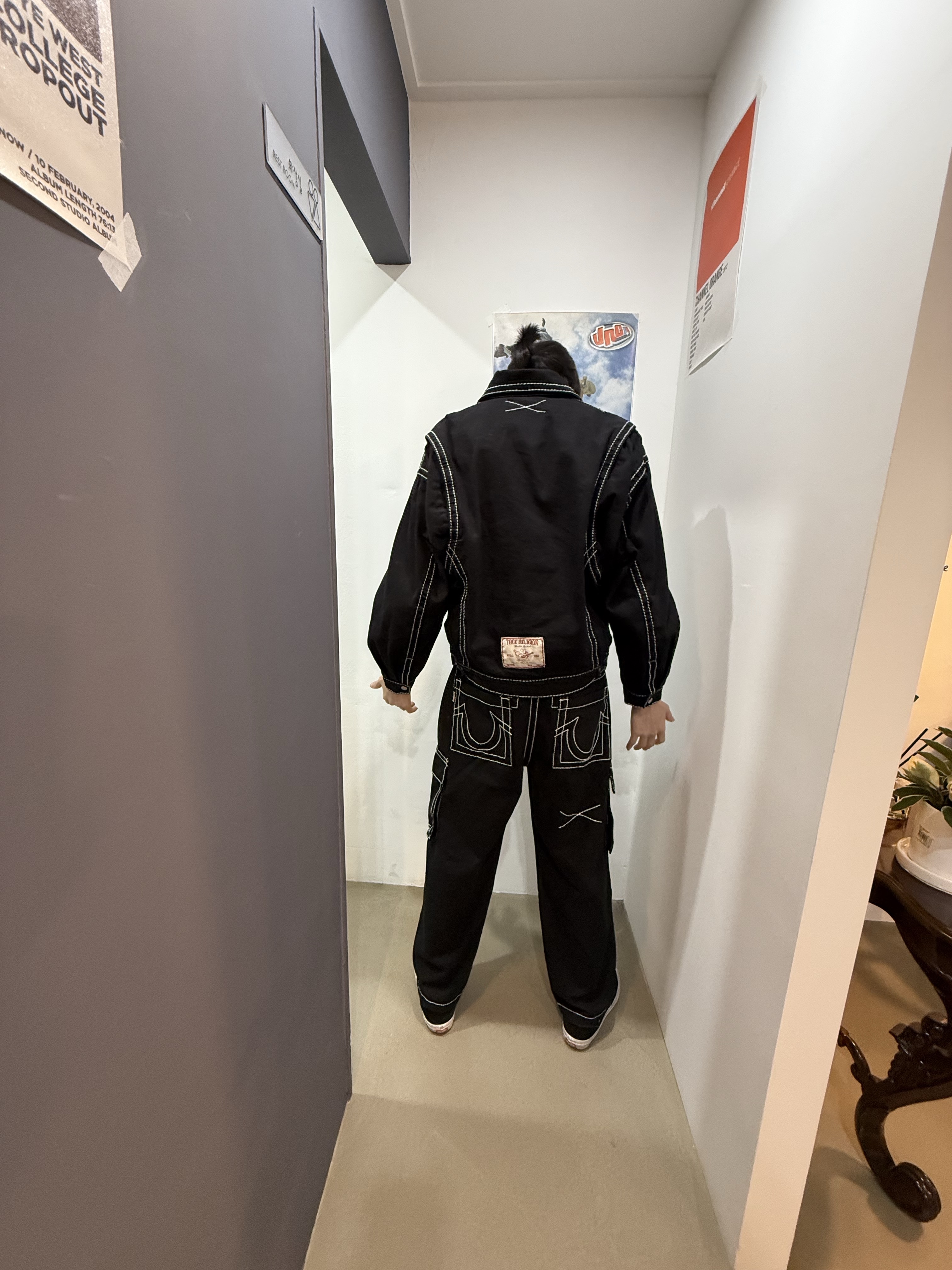 True Religion BIG T O.G Cargo Pants MK3 Black, True Religion Big T Origin Trucker Jacket Black 착용 스타일 - 2