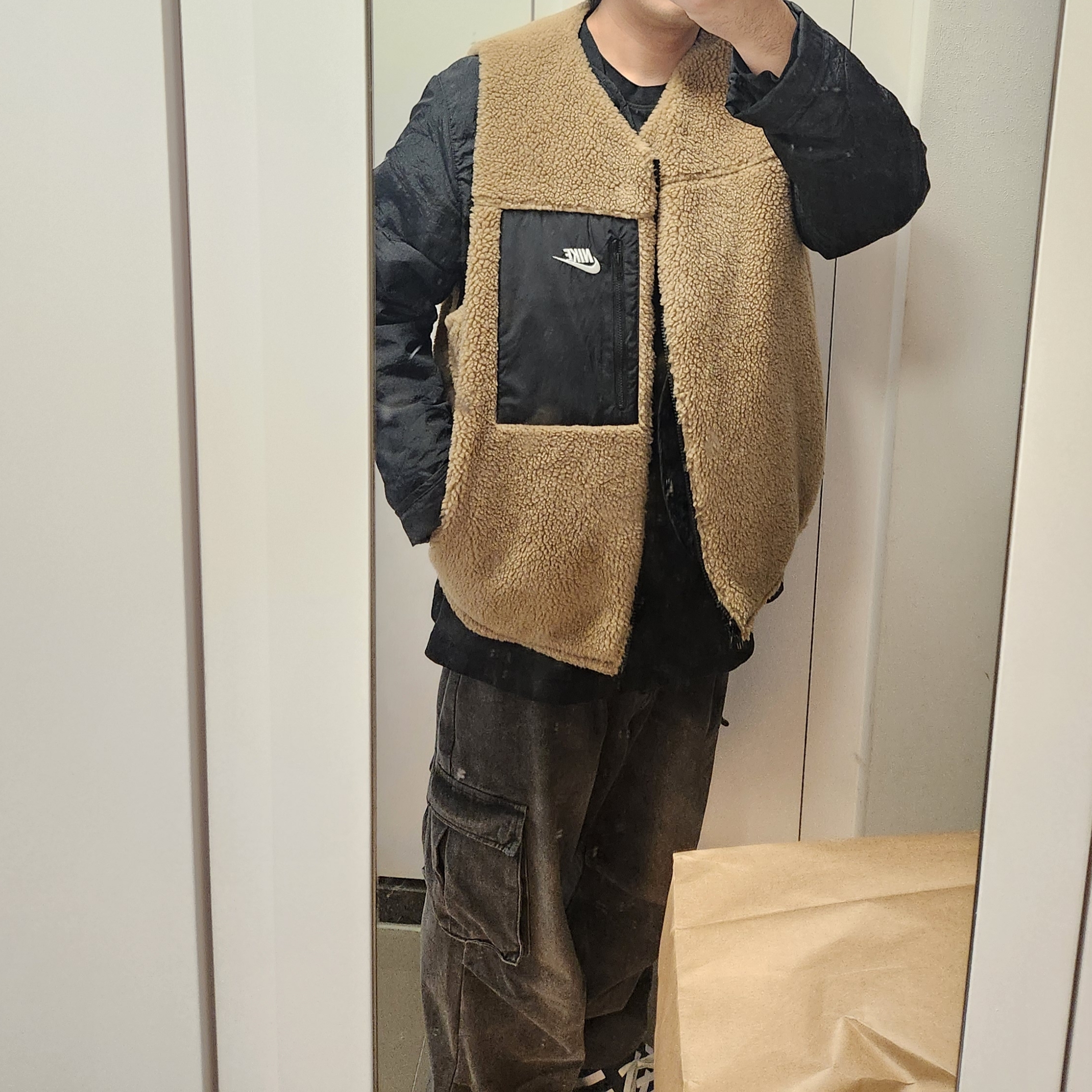 Nike Club+ Reversible Winterized Vest Dark Driftwood - Asia, Yeezy Gap Engineered By Balenciaga Dove Long Sleeve T-Shirt Black 착용 스타일