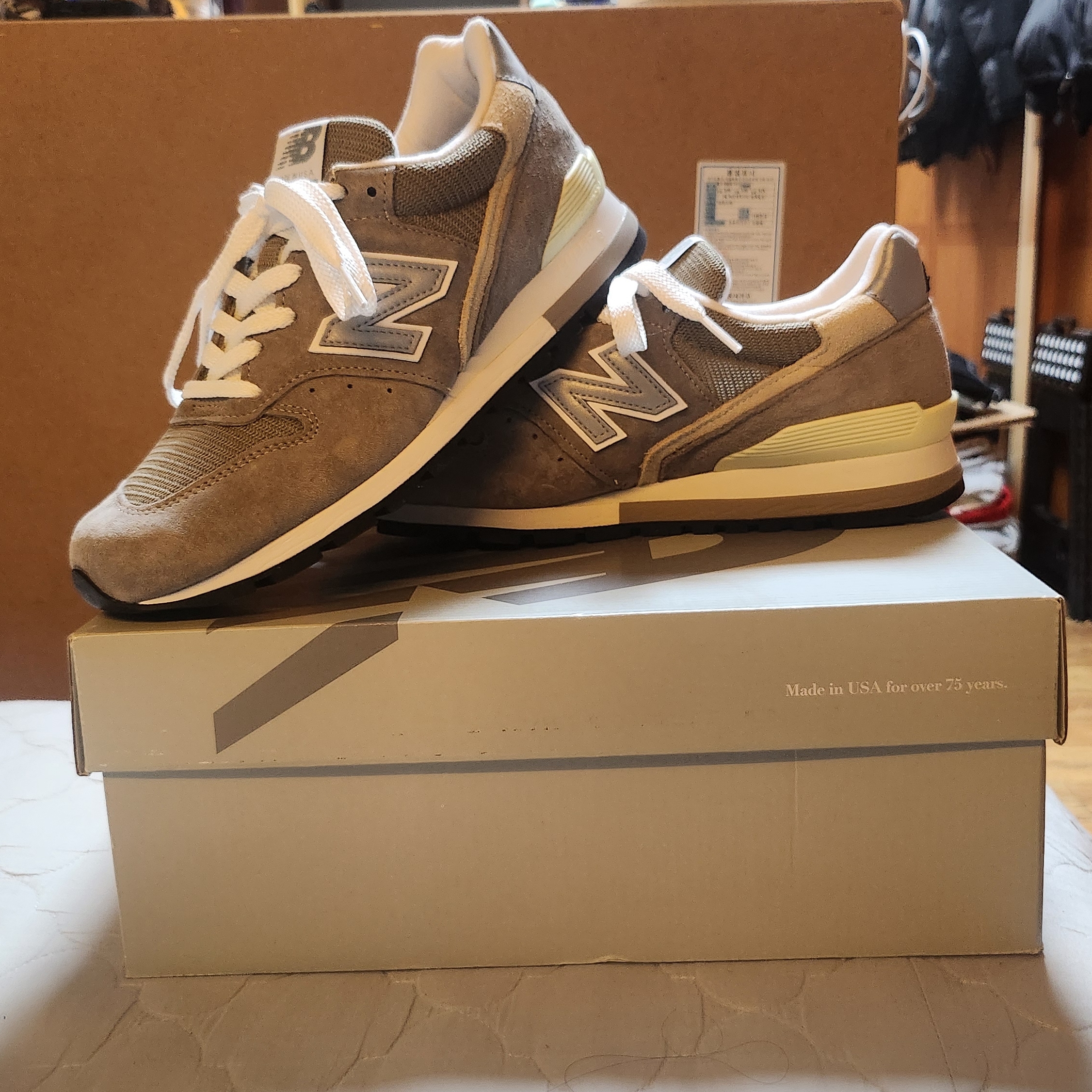 New Balance Made in USA 996 Grey 착용 스타일