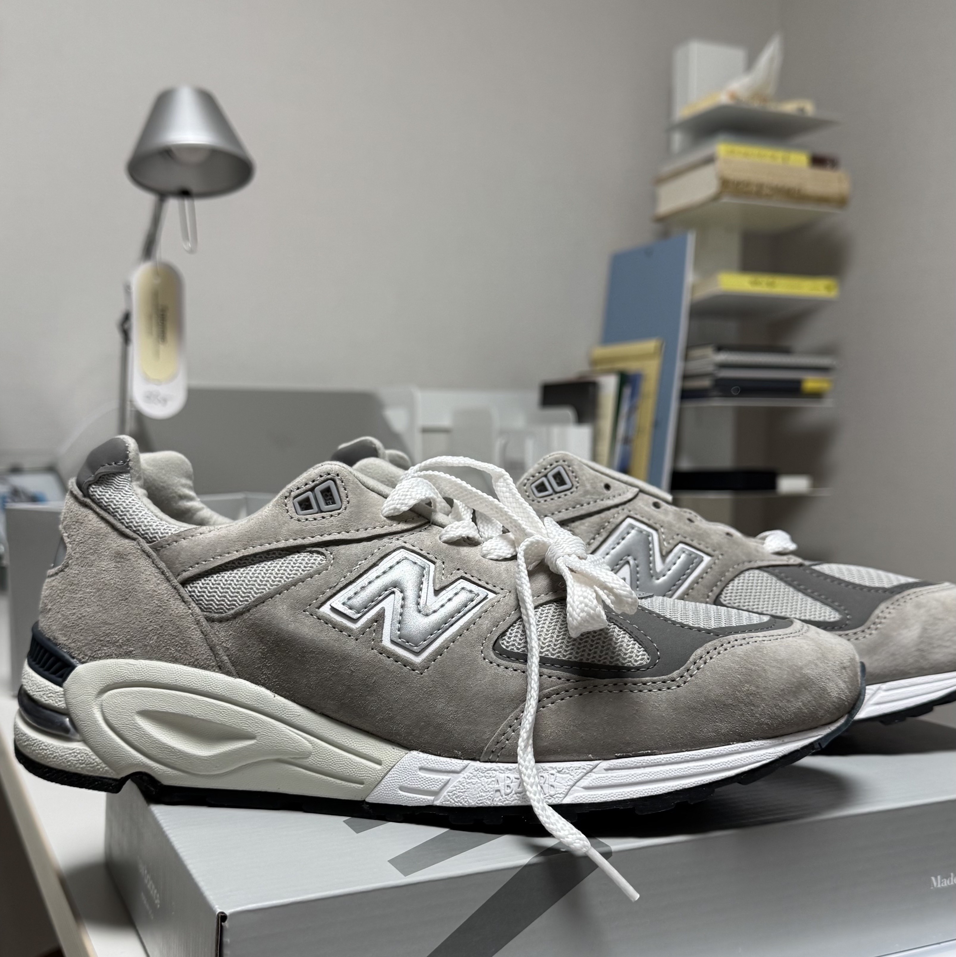 New Balance 990v2 Made in USA Grey 착용 스타일