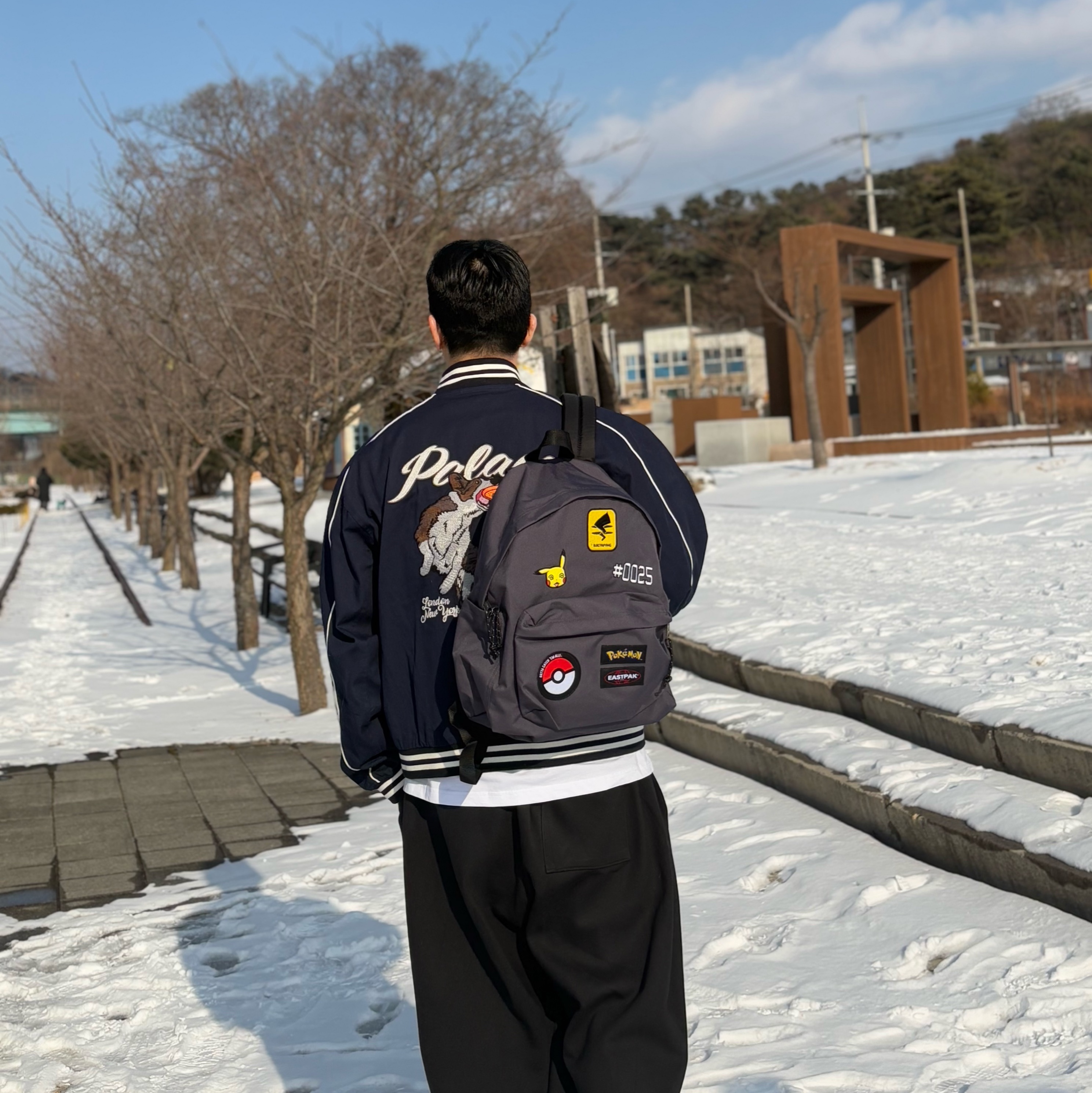 Palace Catch It Bomber Jacket Navy - 23SS, Maison Mihara Yasuhiro Wayne OG Sole Leather Low-top Sneakers Black White 착용 스타일 - 3