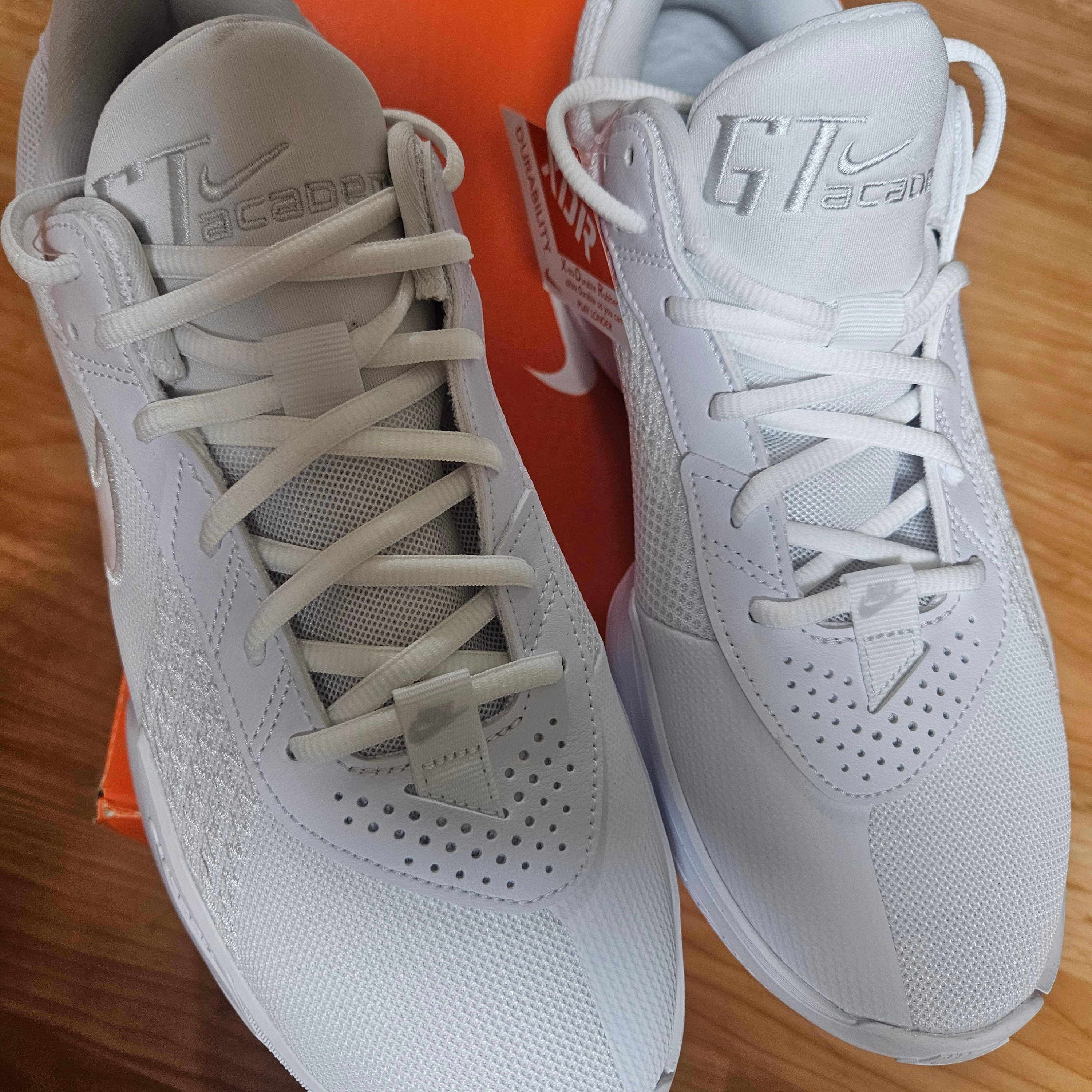 Nike G.T. Cut Academy EP White Photon Dust, Nike Air Zoom G.T. Cut Academy EP White Photon Dust 착용 스타일 - 2
