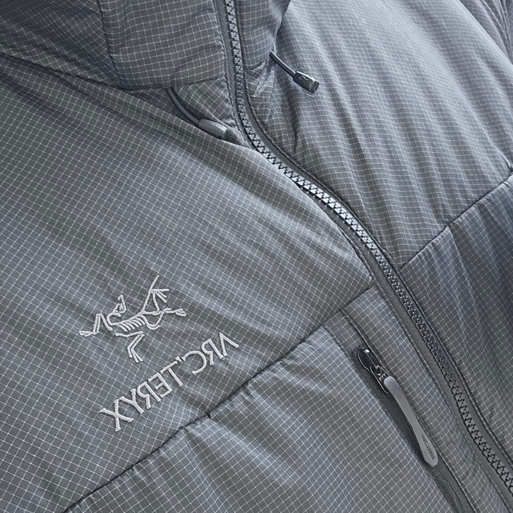 Arc'teryx Nuclei SV Parka Black 착용 스타일