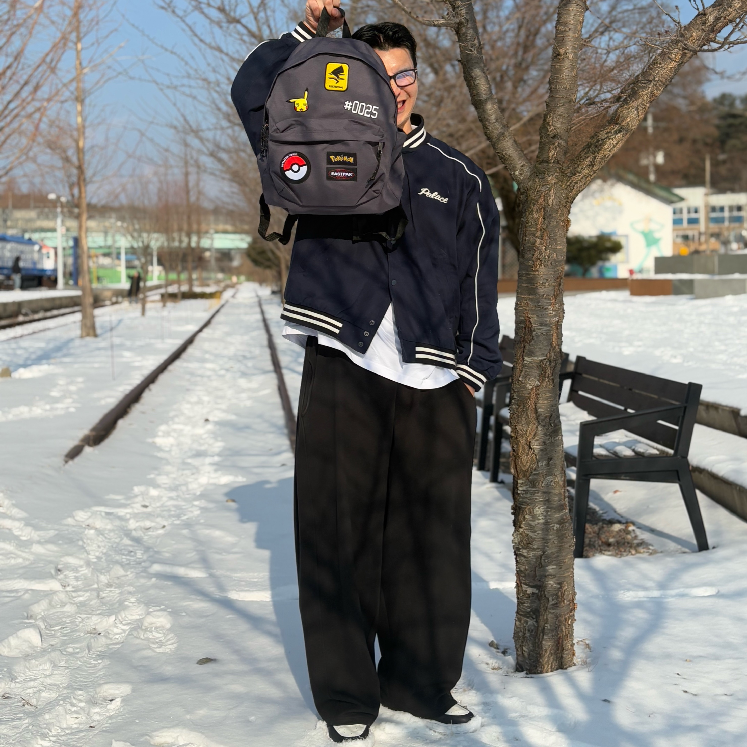 Palace Catch It Bomber Jacket Navy - 23SS, Maison Mihara Yasuhiro Wayne OG Sole Leather Low-top Sneakers Black White 착용 스타일 - 2