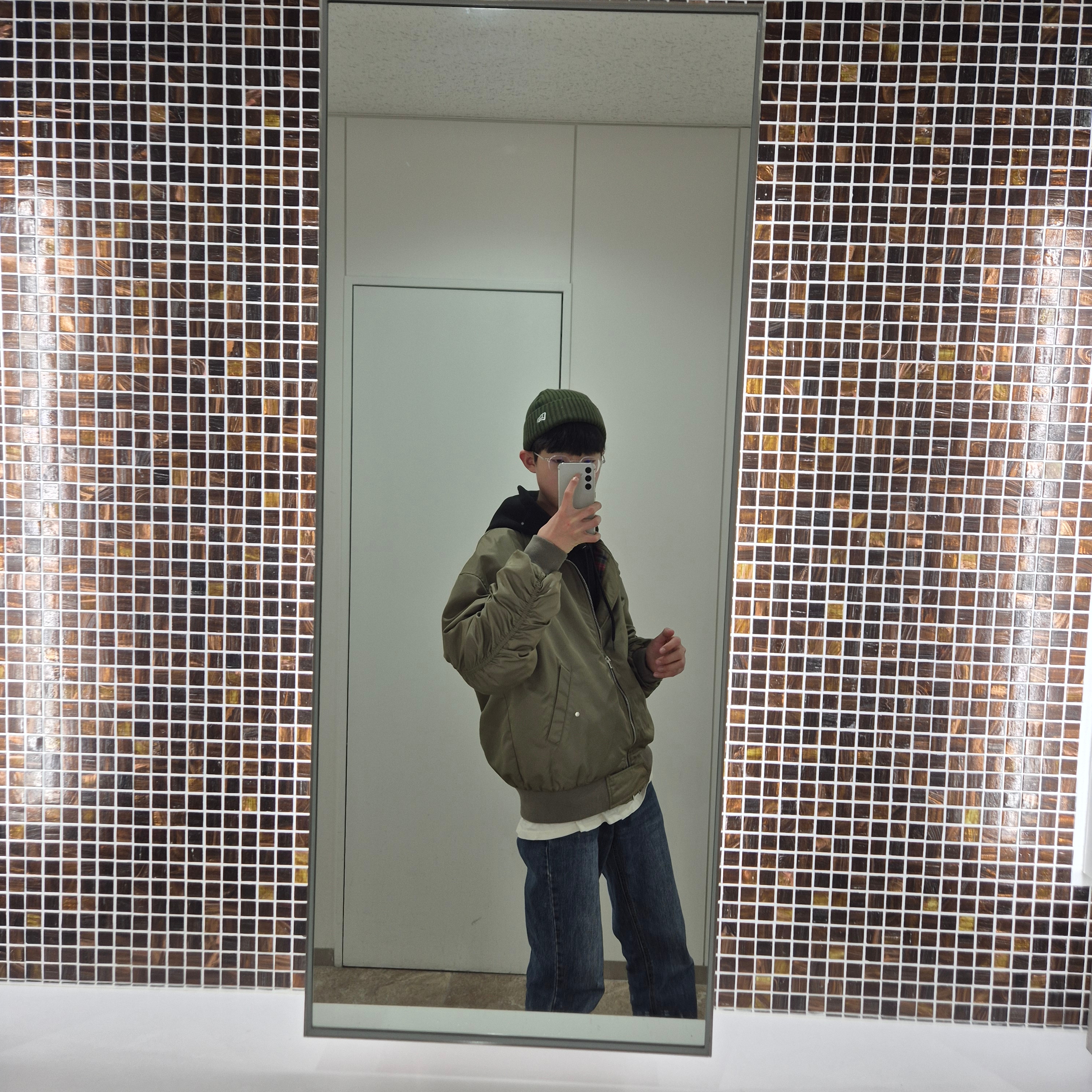 Stussy Basic Stussy Hoodie Black, Red Wing Iron Ranger 8111 Amber Harness - D 착용 스타일 - 1