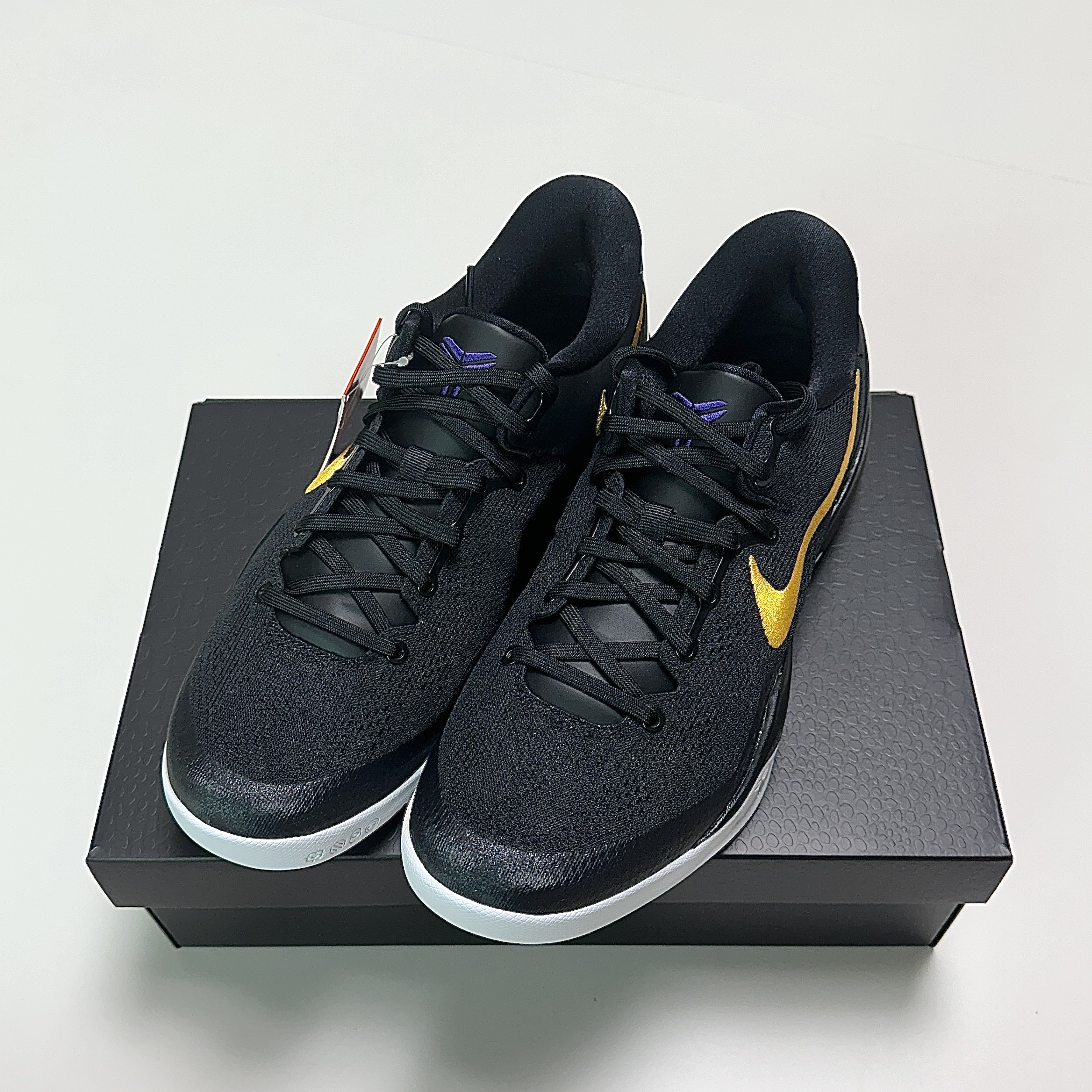 Nike Kobe 8 Protro Black and University Gold 착용 스타일 - 4