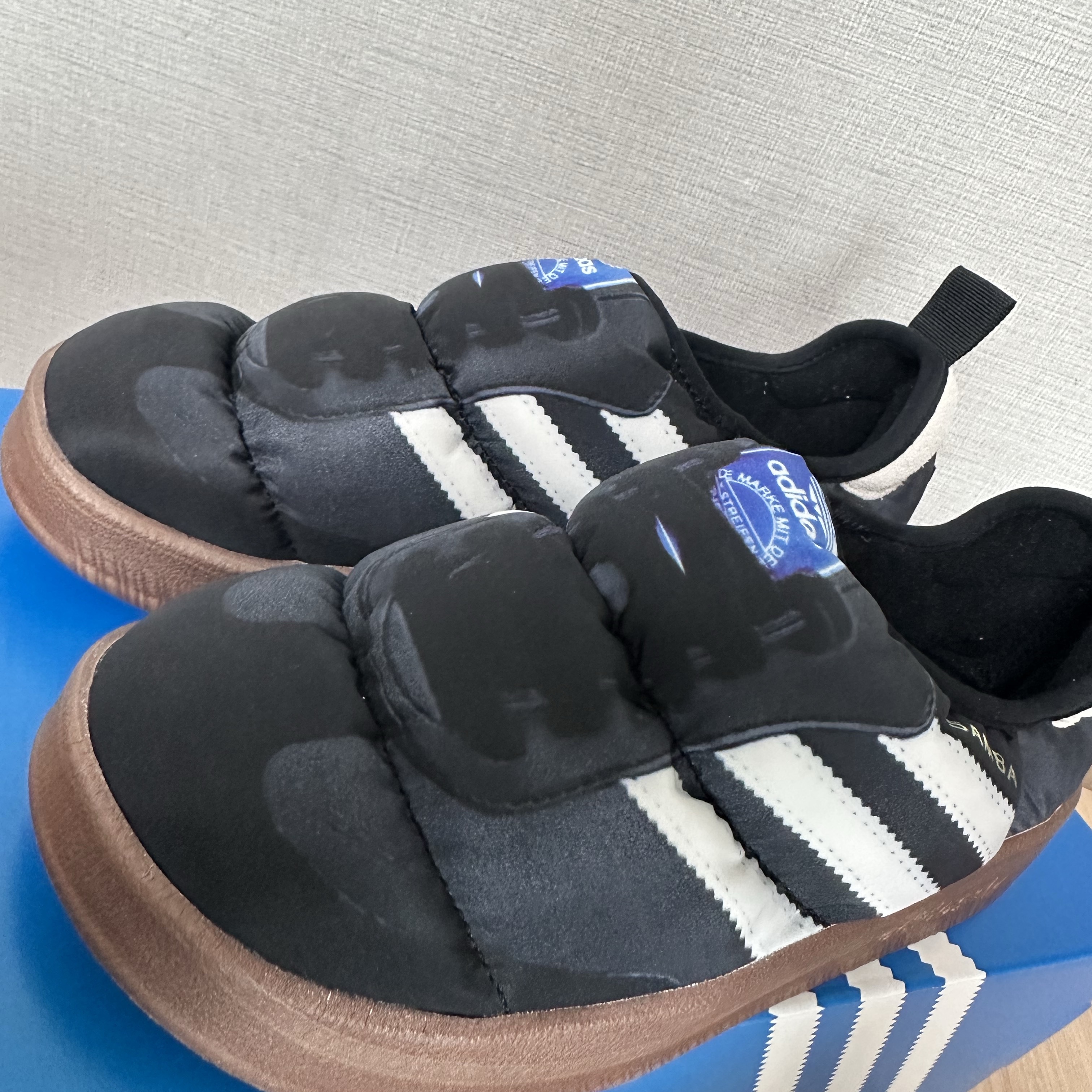 Adidas Puffylette Samba Core Black 착용 스타일