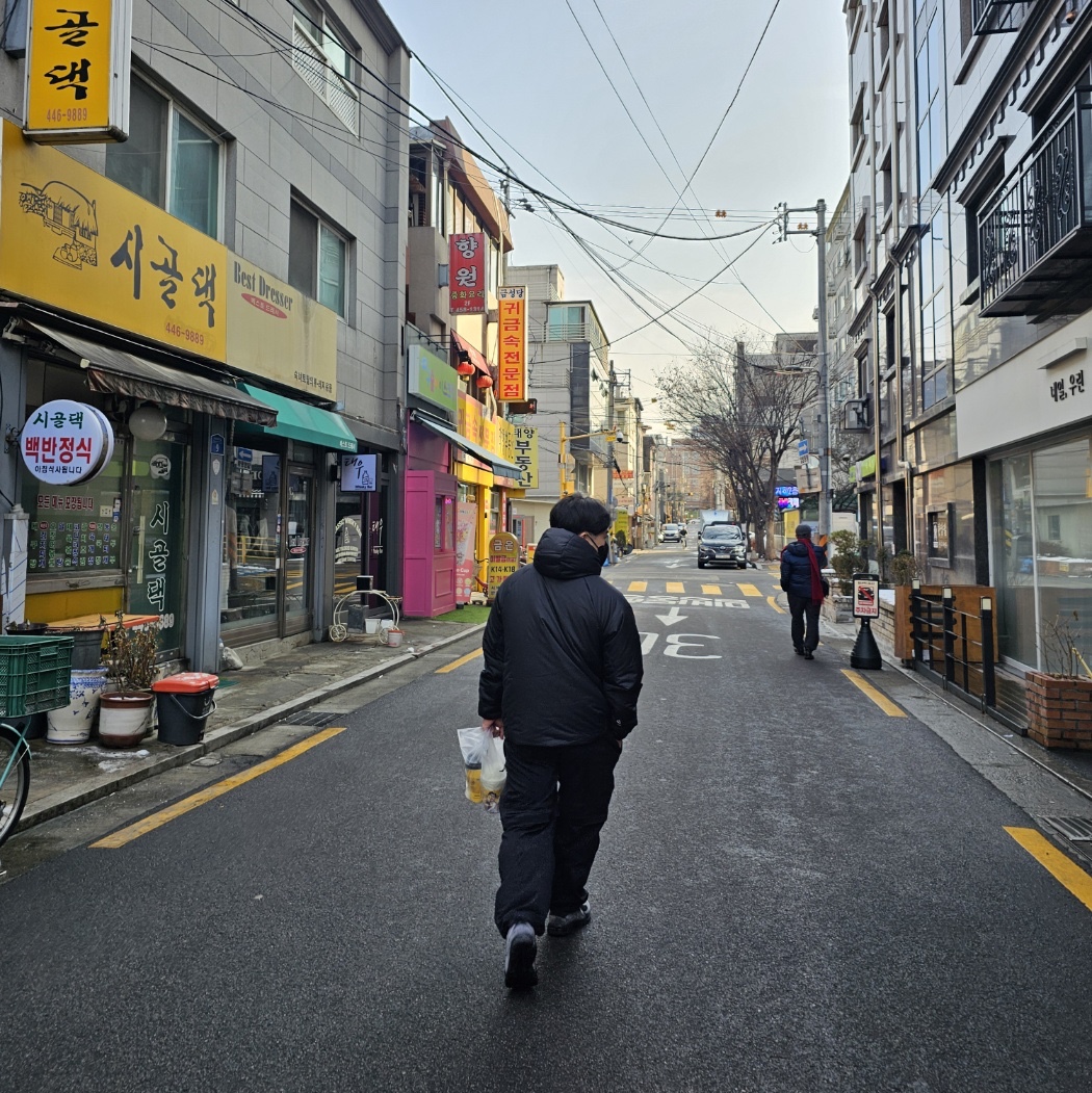 Nike ACG Rope De Dope Primaloft Therma-Fit Jacket Black Summit White - Asia, New Balance x JJJJound 2002R Gore-Tex Charcoal 착용 스타일