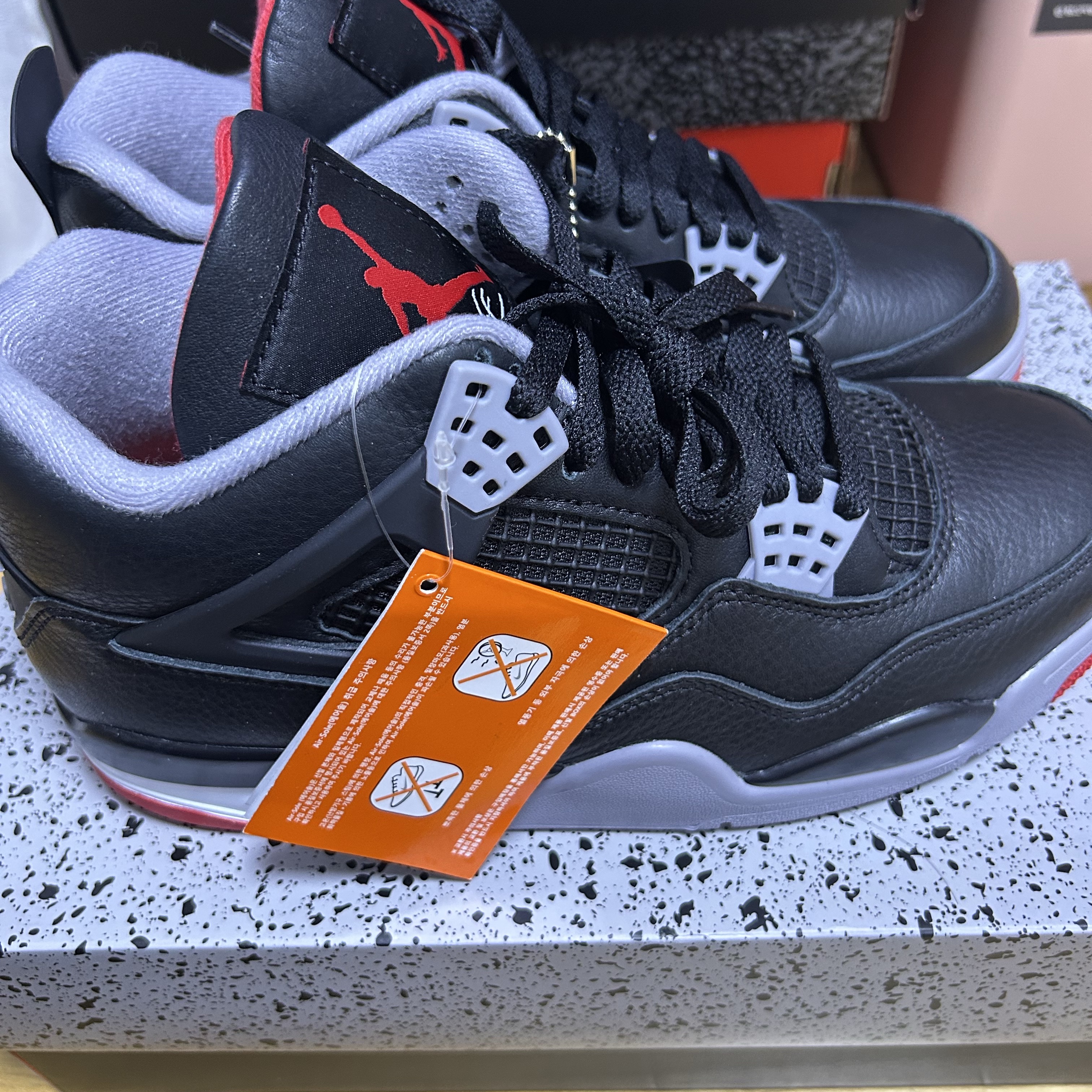 Jordan 4 Retro Bred Reimagined 착용 스타일