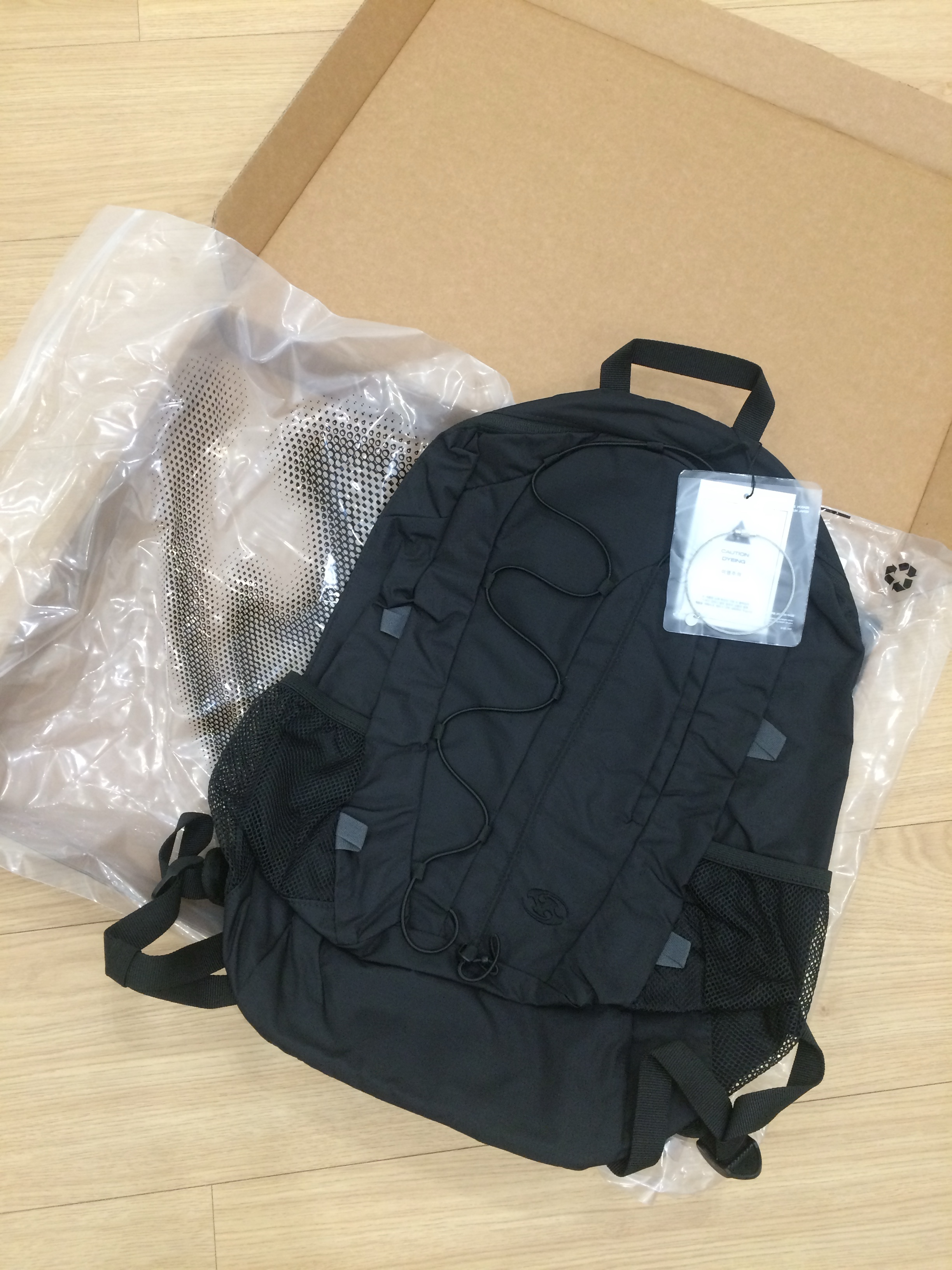 Sansan Gear BackPack Black  - 23FW 착용 스타일 - 2